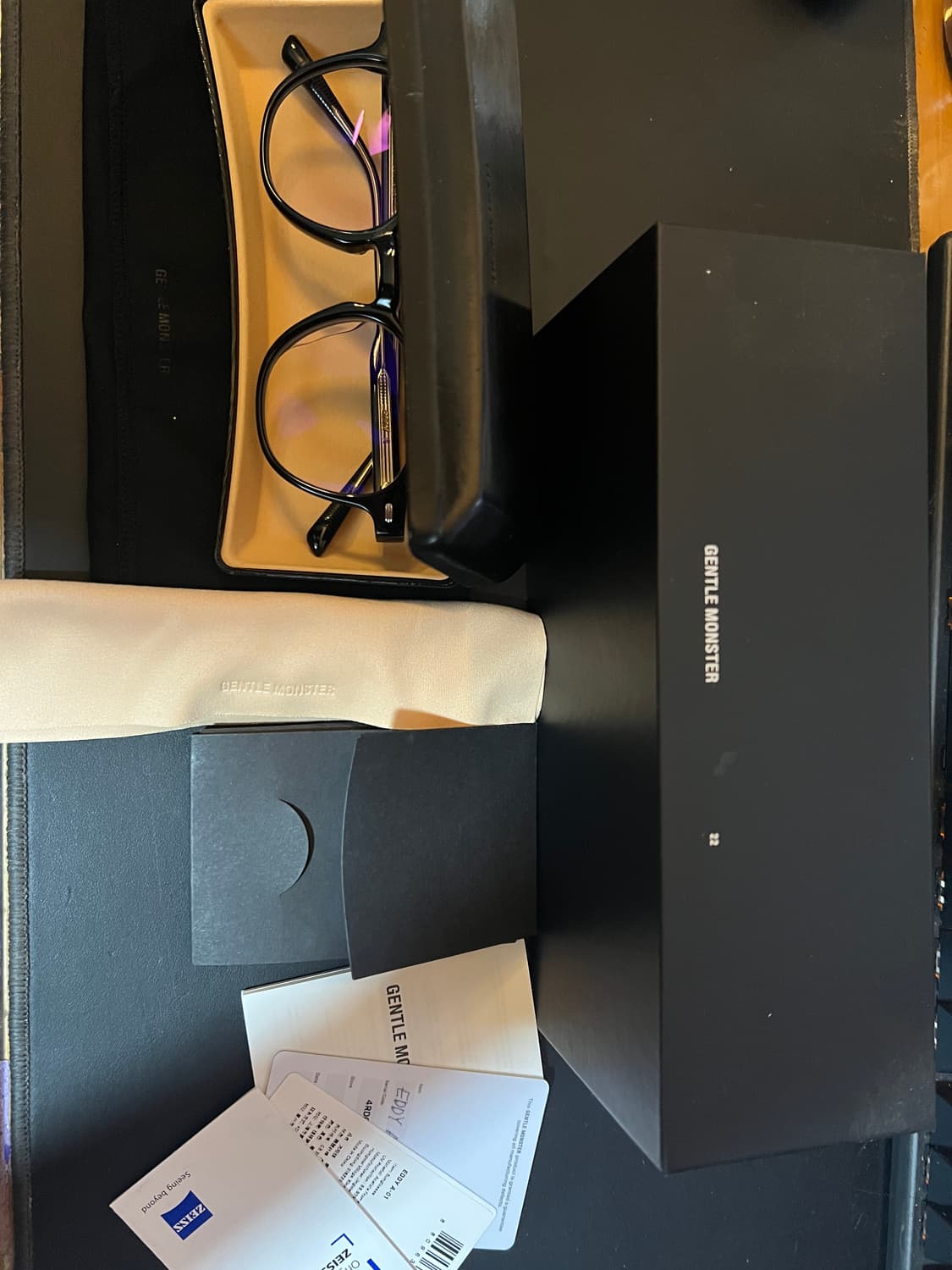 젠틀몬스터 에디eddy A-01 블랙 풀박스 상품이미지1