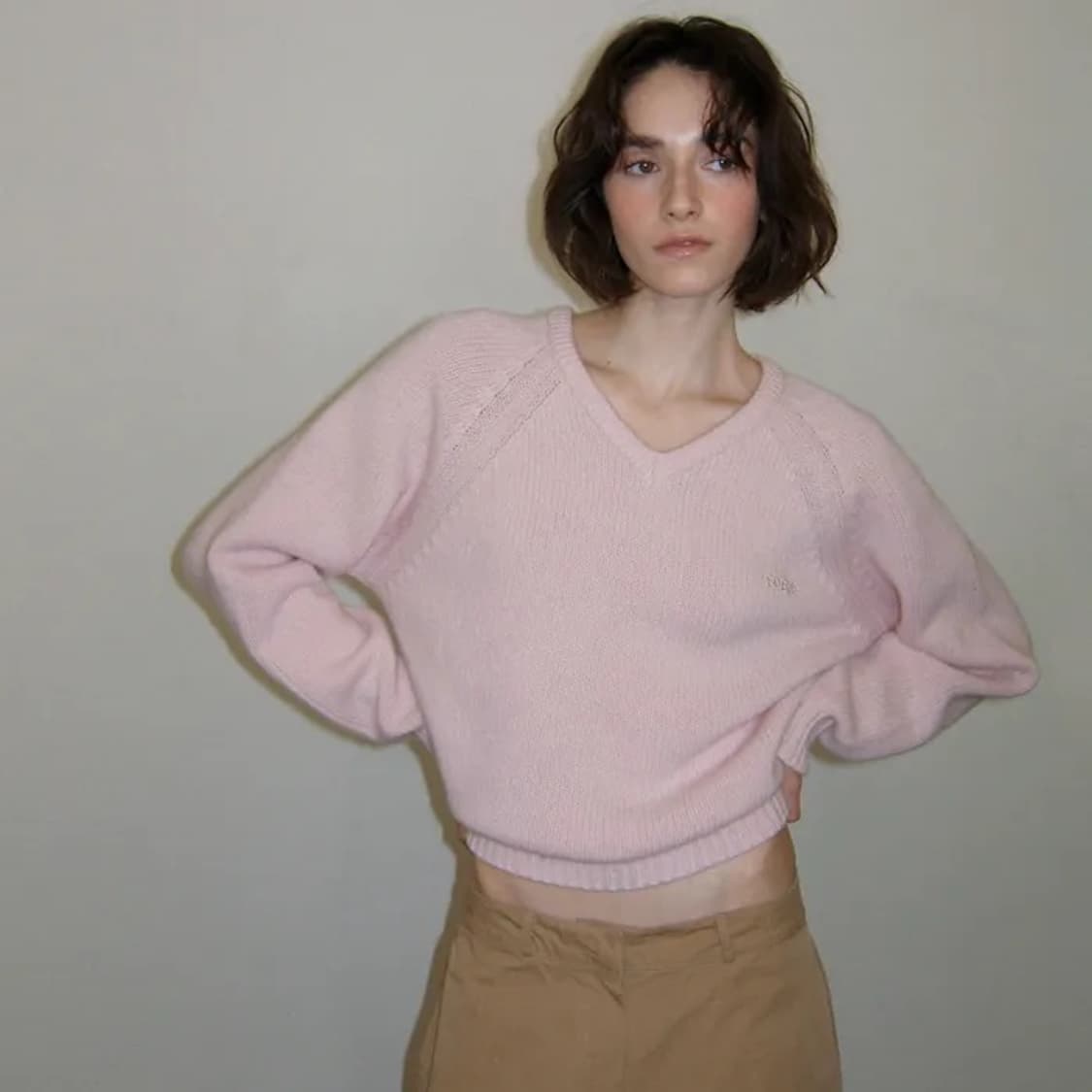 포에토 클래식 브이넥 니트 핑크 상품이미지1
