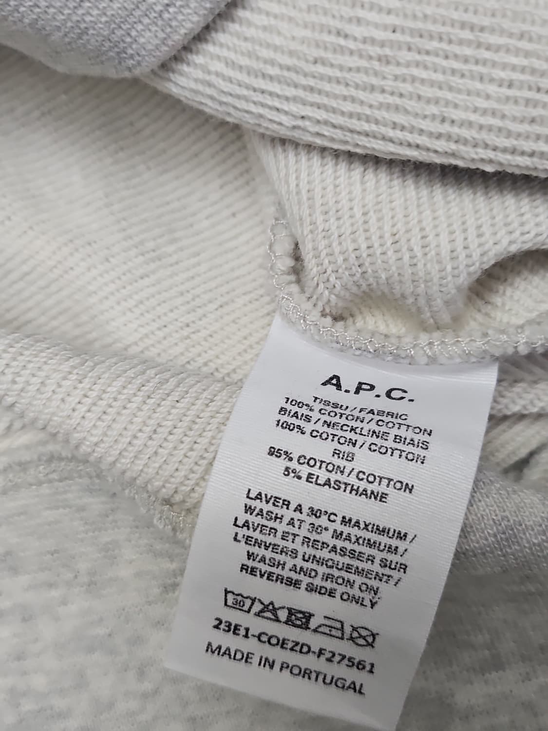 A.P.C 루마담 파리 자수 맨투맨 XS 상품이미지5
