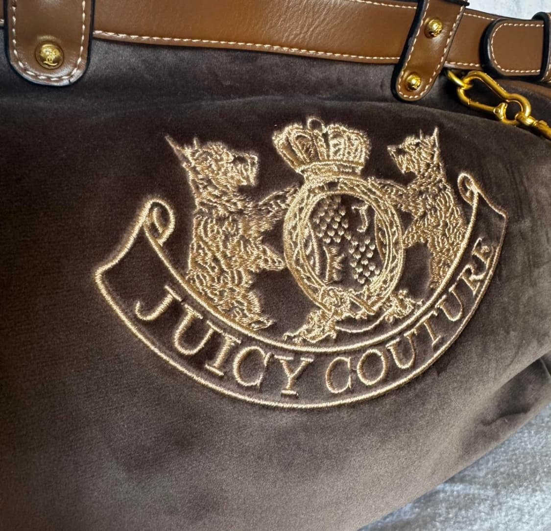 [수능기념할인] 대대장 신상 쥬시꾸뛰르 브라운 벨벳 숄더백 상품이미지2