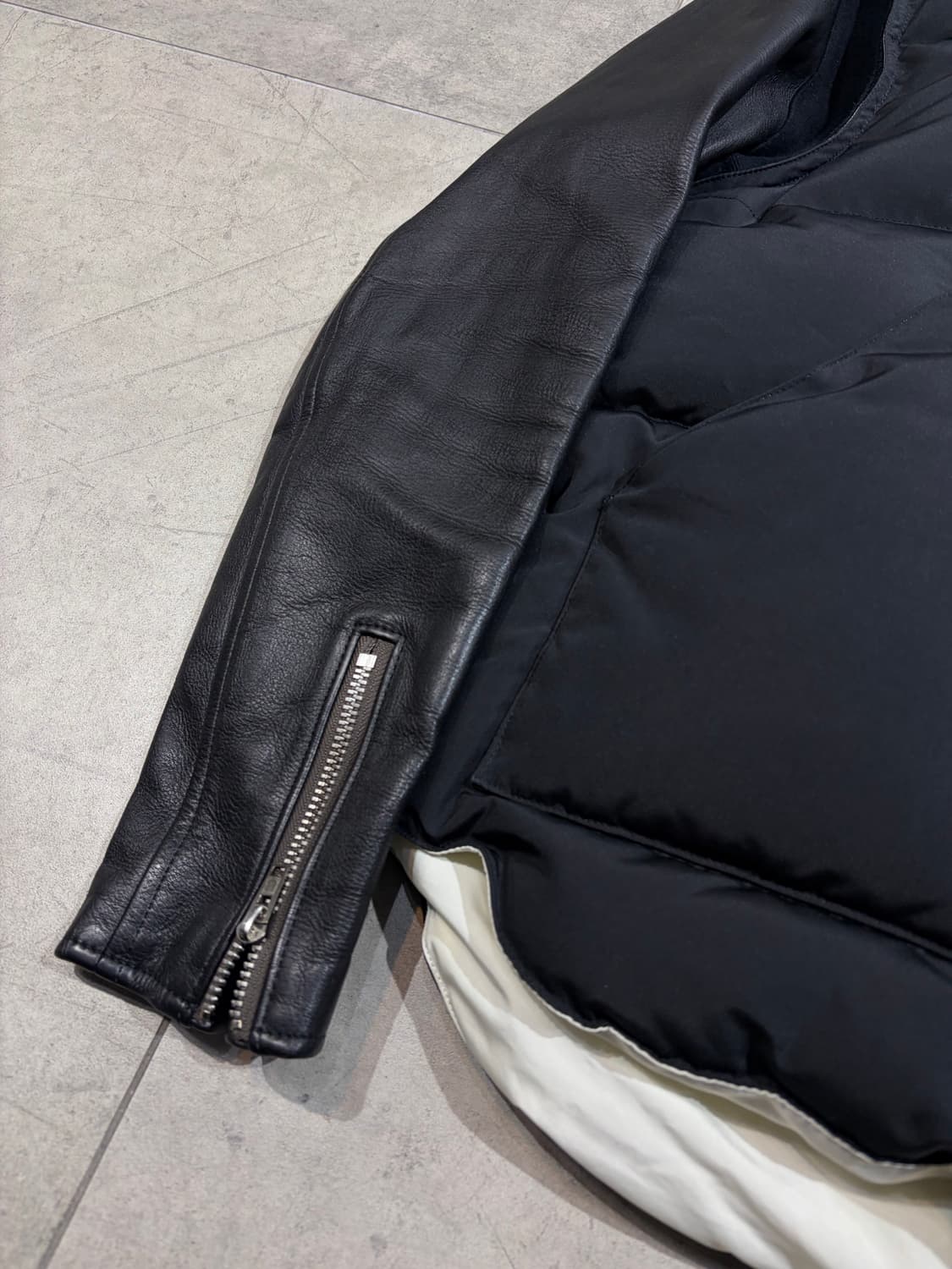 undercoverism 08fw 레더 다운 도킹 베스트 패딩 자켓 상품이미지4