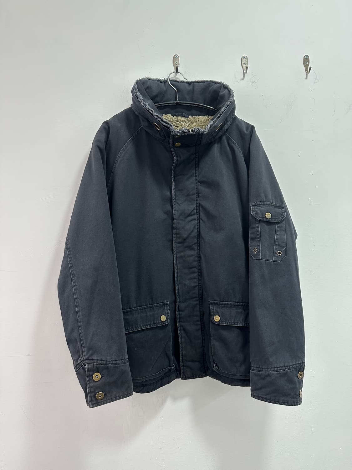 Grunge neck detail fur jacket 상품이미지5