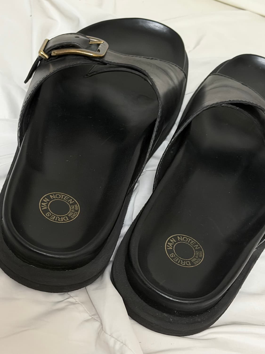 드리스 반 노튼 블랙 레더 버클 샌들 상품이미지4