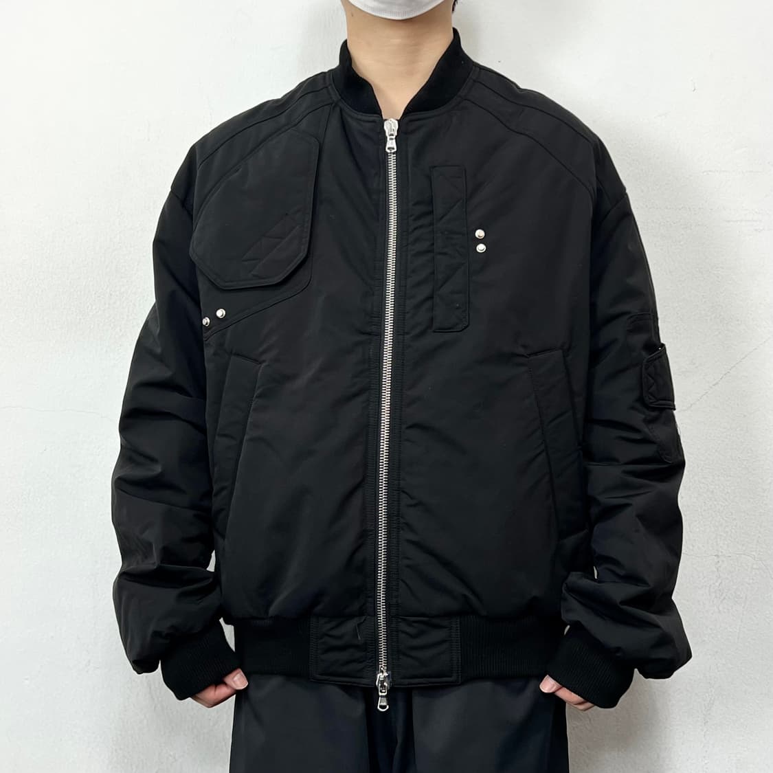 언더마이카 22ss 아바벨 멀티 플랩 오버사이즈 봄버 자켓 상품이미지2