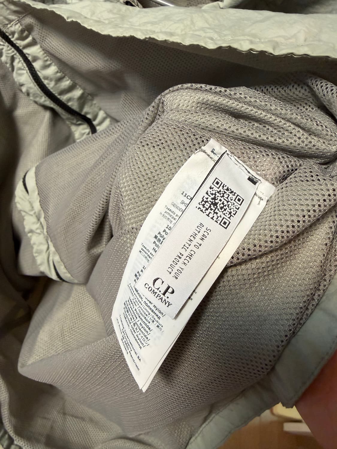 CP컴퍼니 나일론 바람막이 자켓 상품이미지2