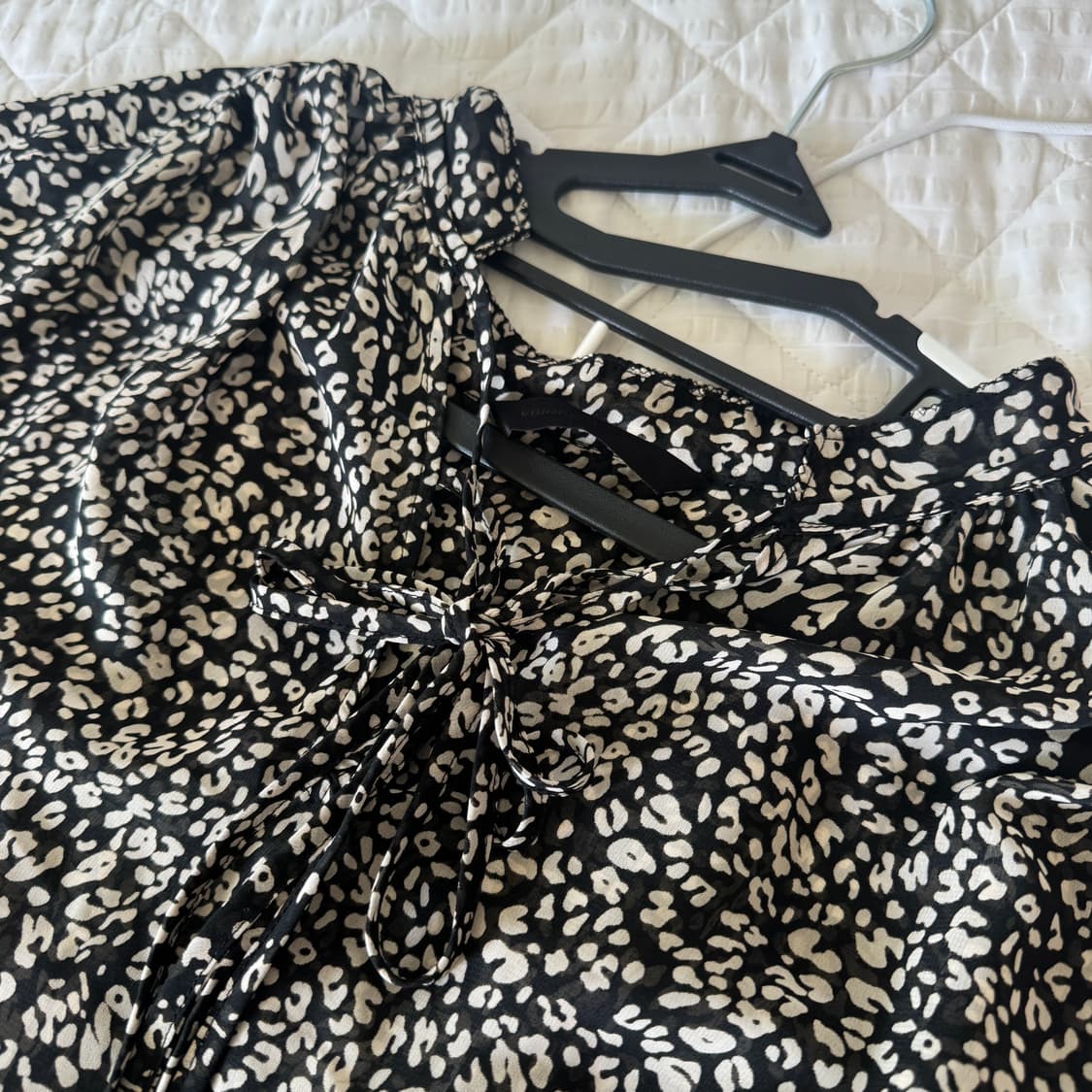 55 한섬 보브 레오파드 블라우스 상품이미지2