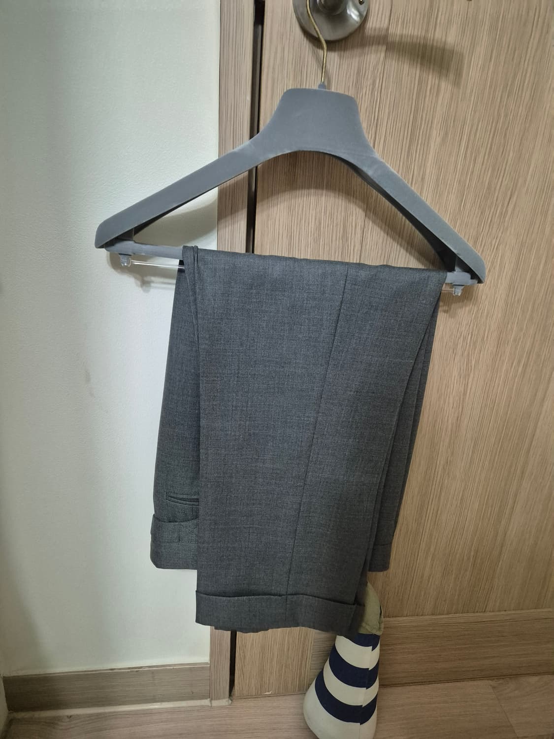 톰브라운 미드그레이 수트셋업 상품이미지2