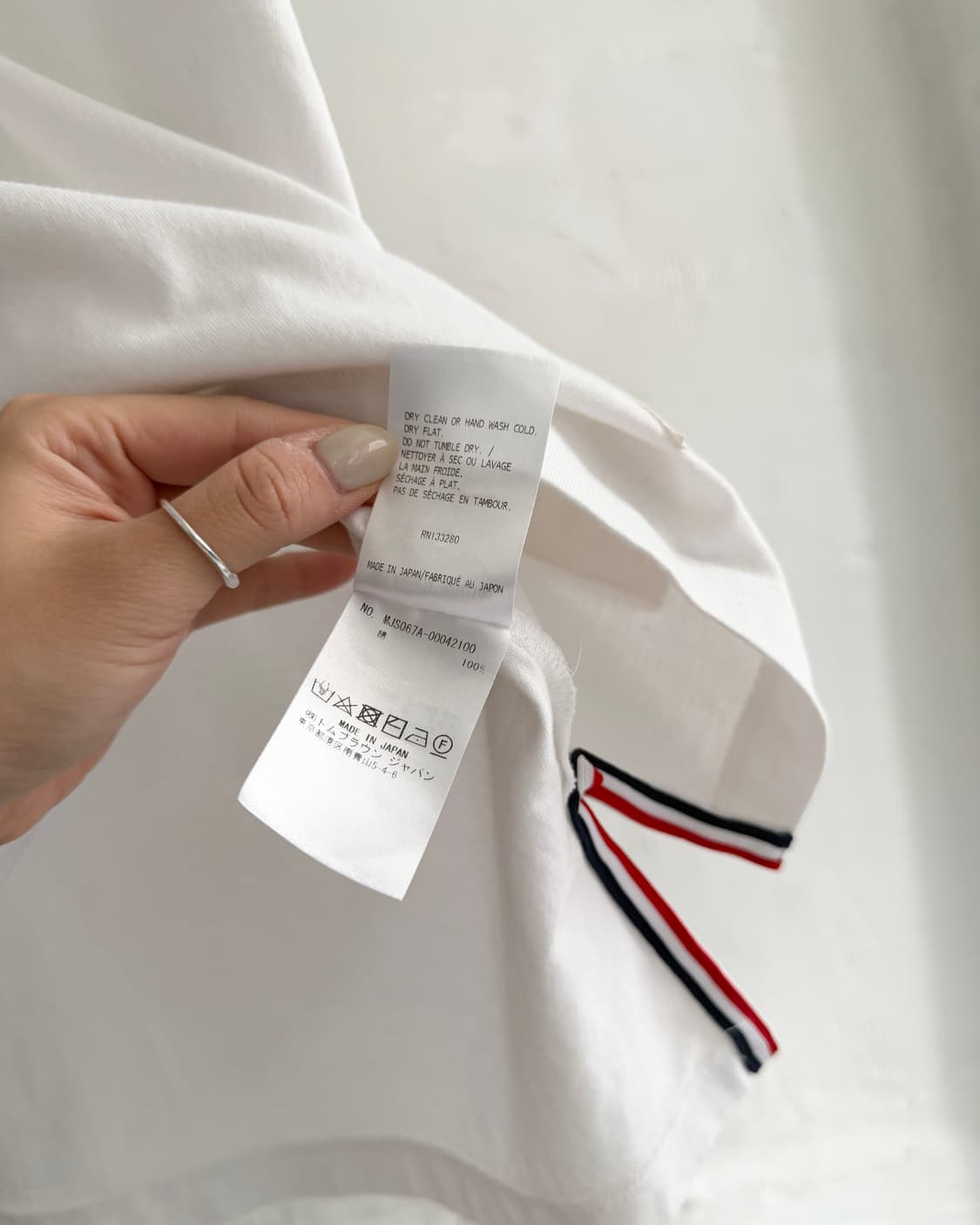Thom Browne 톰브라운 티셔츠 화이트컬러 상품이미지6