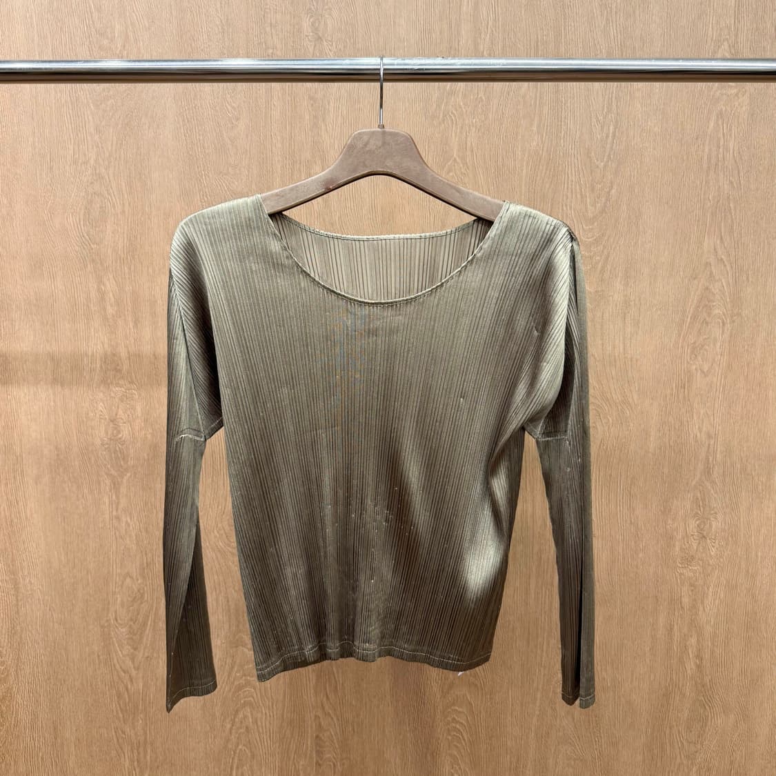 이세이미야케 플리츠플리즈 롱 슬리브 티셔츠 슬림핏 올리브 상품이미지2