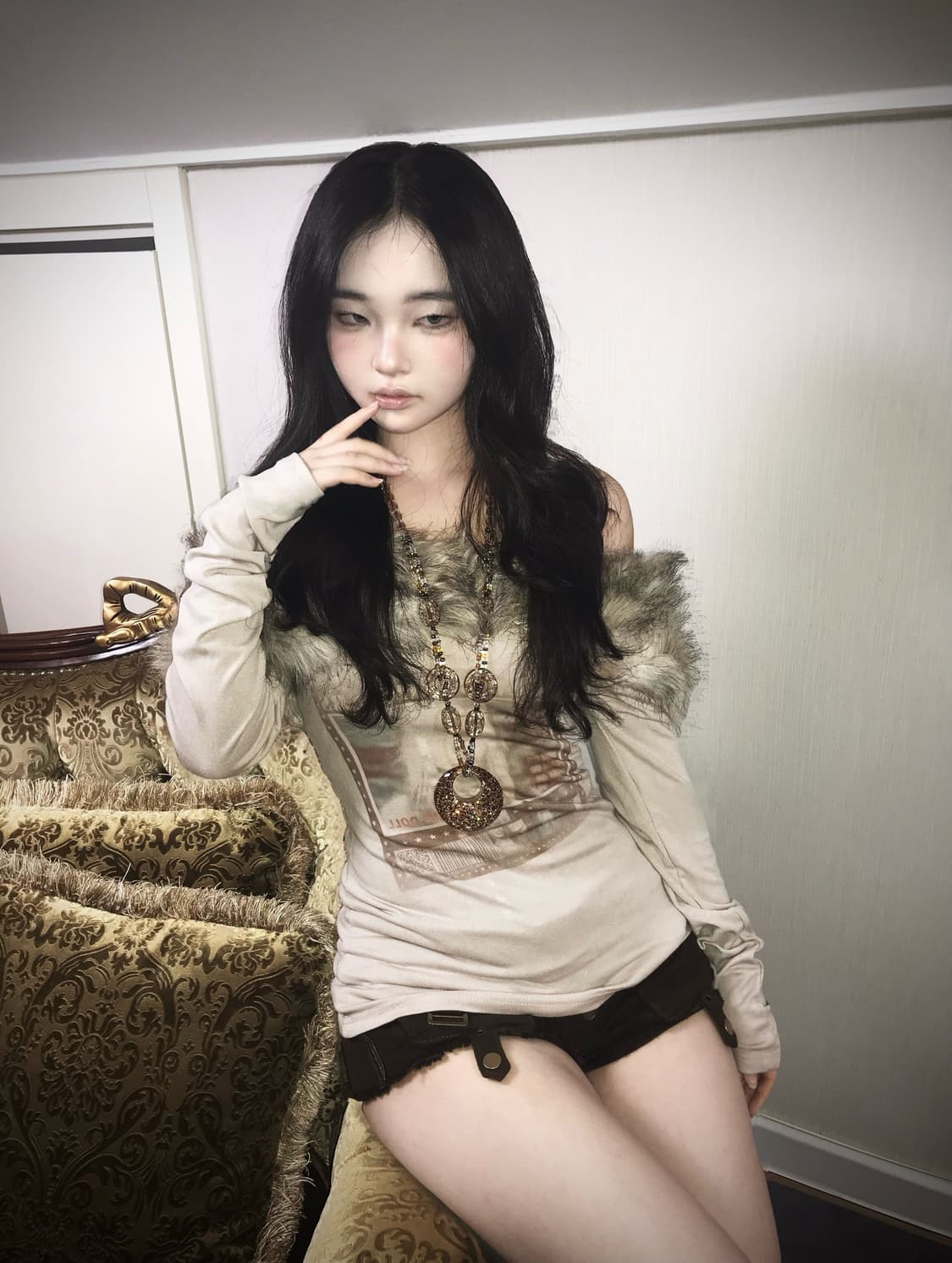 Just Your Doll Fur Off-Shoulder Top 상품이미지1