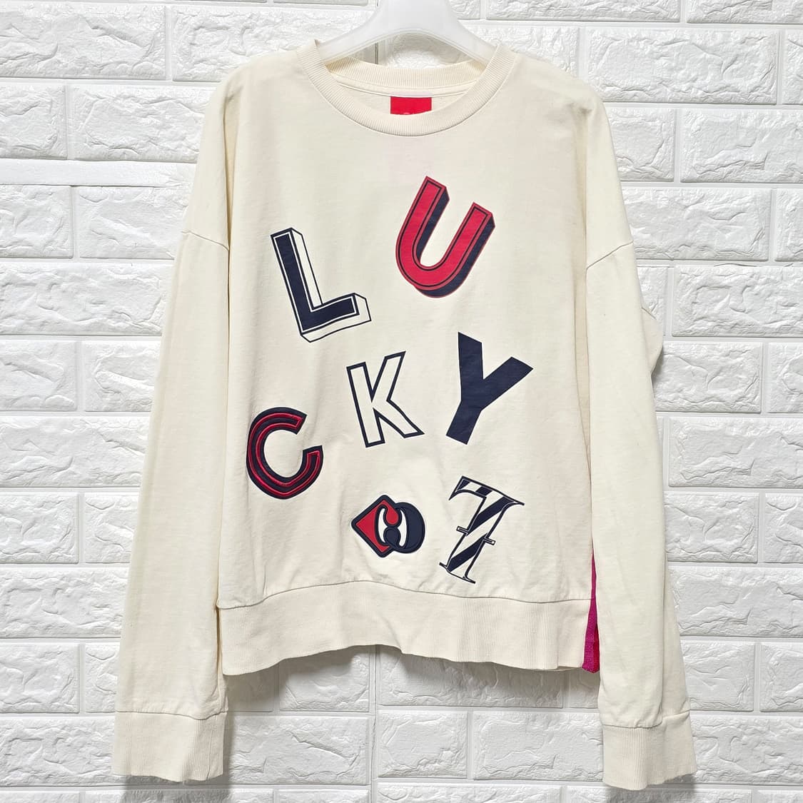 택포// L 19s럭키슈에뜨 맨투맨티 아이보리  상품이미지1