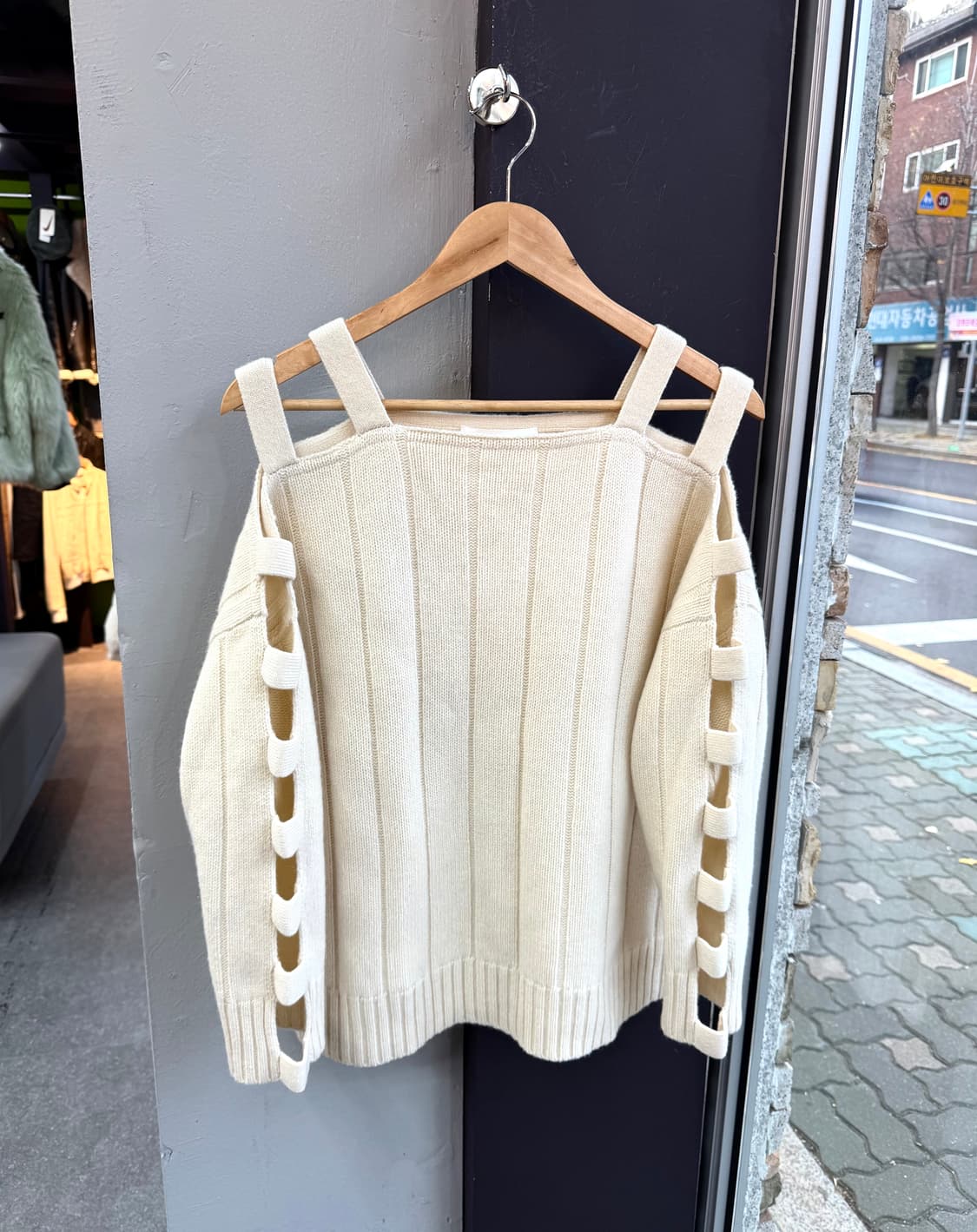 XS/ 알렉산더맥퀸 컷아웃 캐시미어 블랜딩 니트 상품이미지2