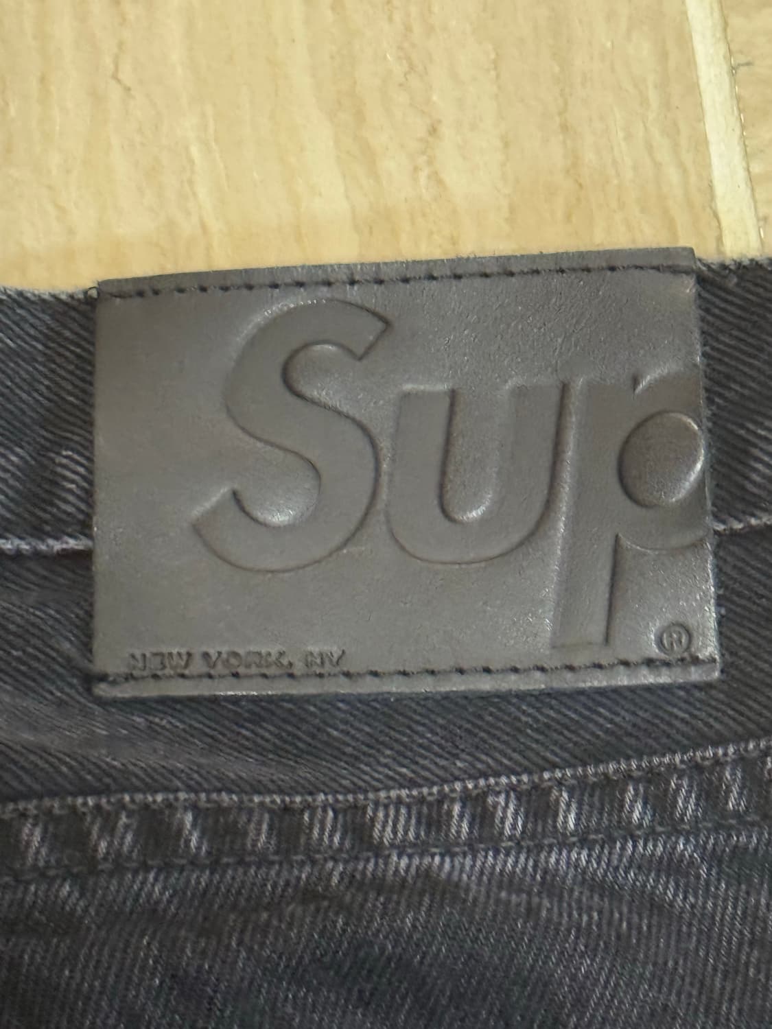 슈프림 디스트레스드 블랙탭 슬림핏 블랙진 상품이미지5