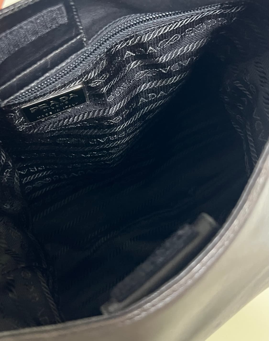 프라다 레더 숄더백 브라운 상품이미지7