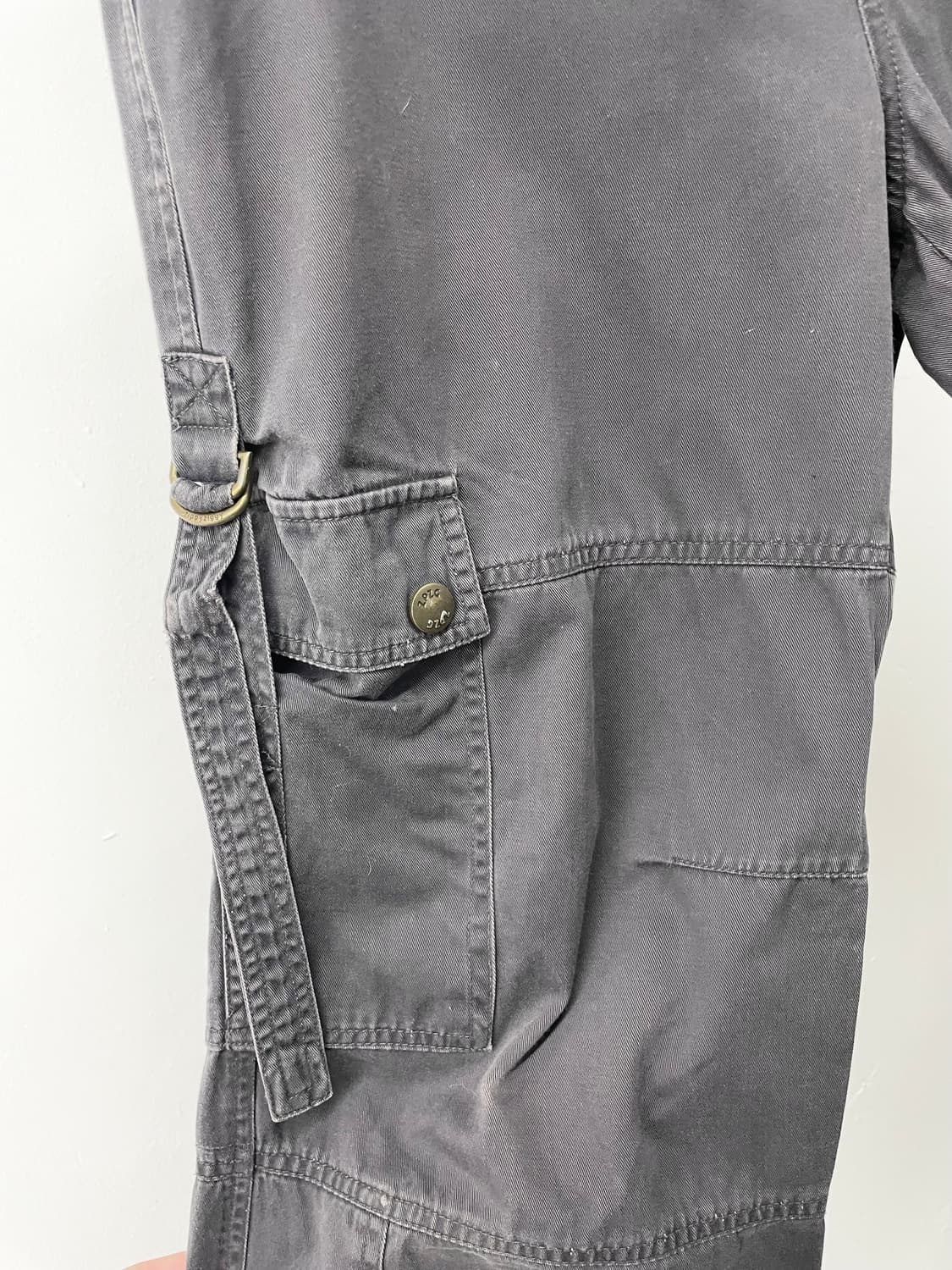 차콜 절개 버클 카고 팬츠 상품이미지8