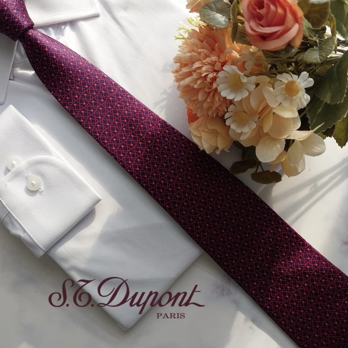 듀퐁 실크 네이비 기하 패턴 넥타이 8.2cm A+등급 K1606
 상품이미지1