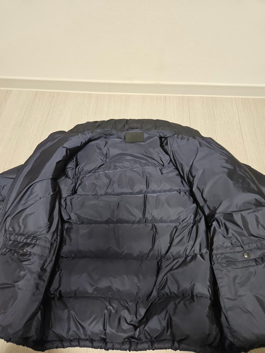 프라다 패딩 네이비 52 상품이미지4