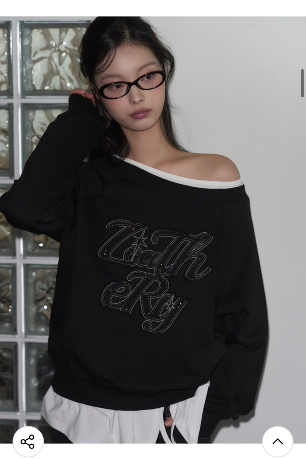 (FREE) 레더리 오프숄더 아플리케 스웻셔츠 [BLACK 상품이미지6