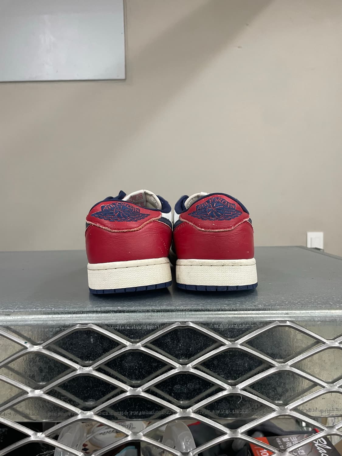 나이키 에어 조던 1 레트로 로우 OG 짐 레드 앤 미드나잇 네이비 26 상품이미지3