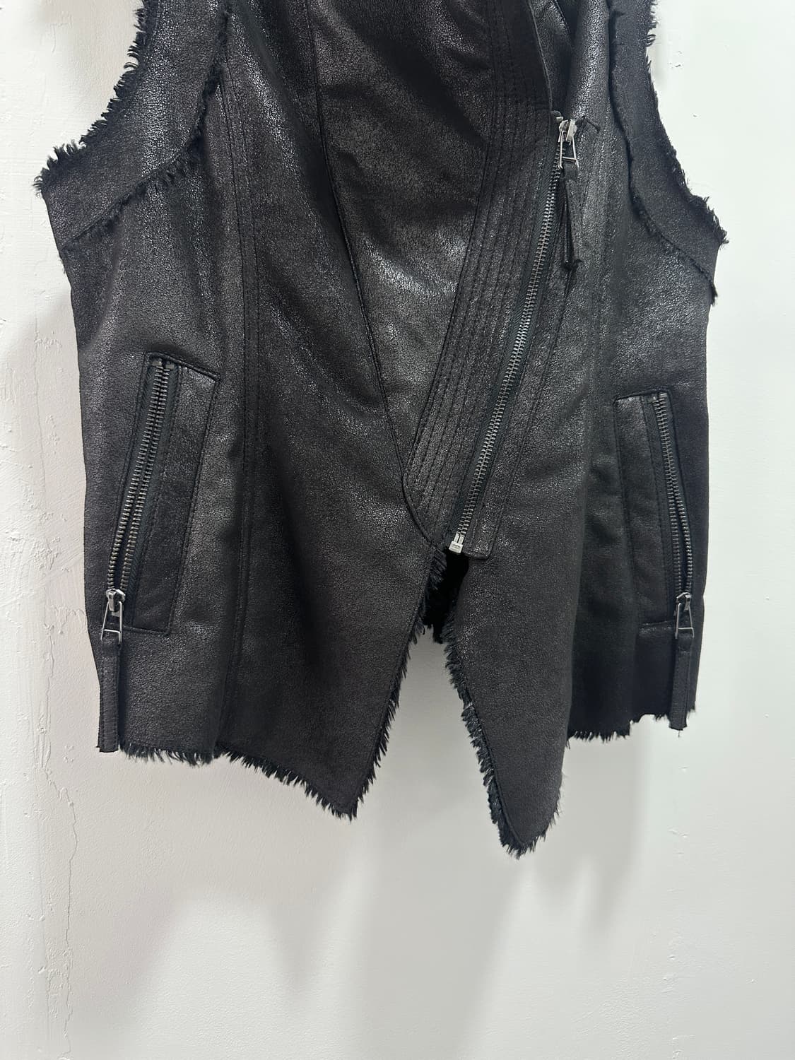 Asymmetric drape leather lamb fur vest 상품이미지9