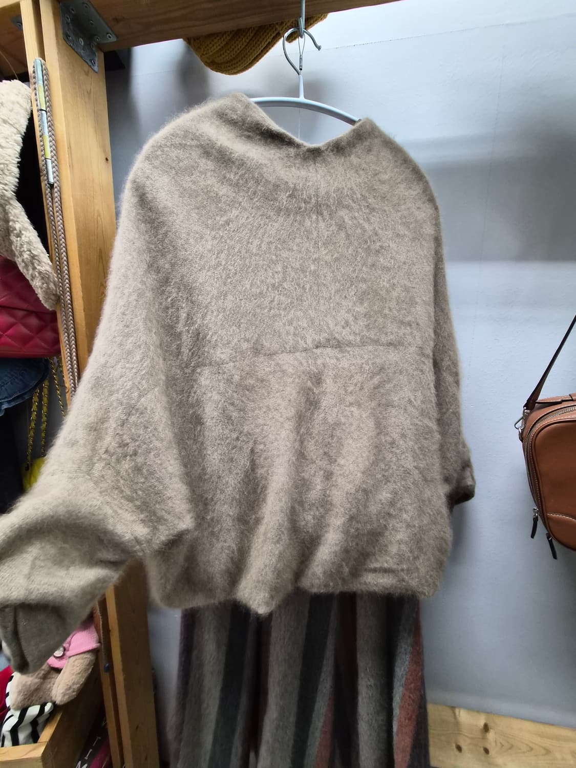 데코 포근울 케이프 가디건. 레니본 모헤어울 스커트 상품이미지6