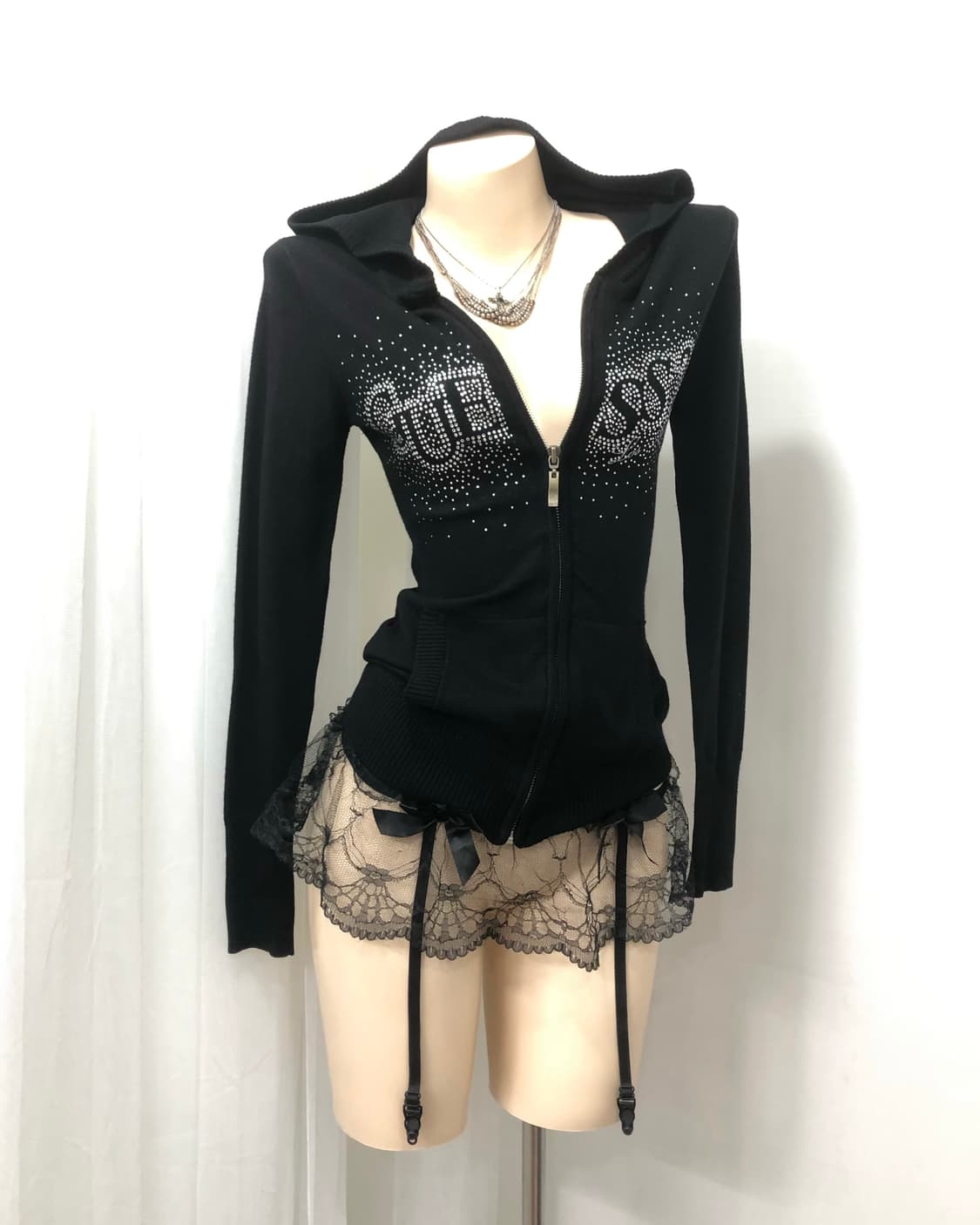 GUESS cubic logo hood zip up 상품이미지1