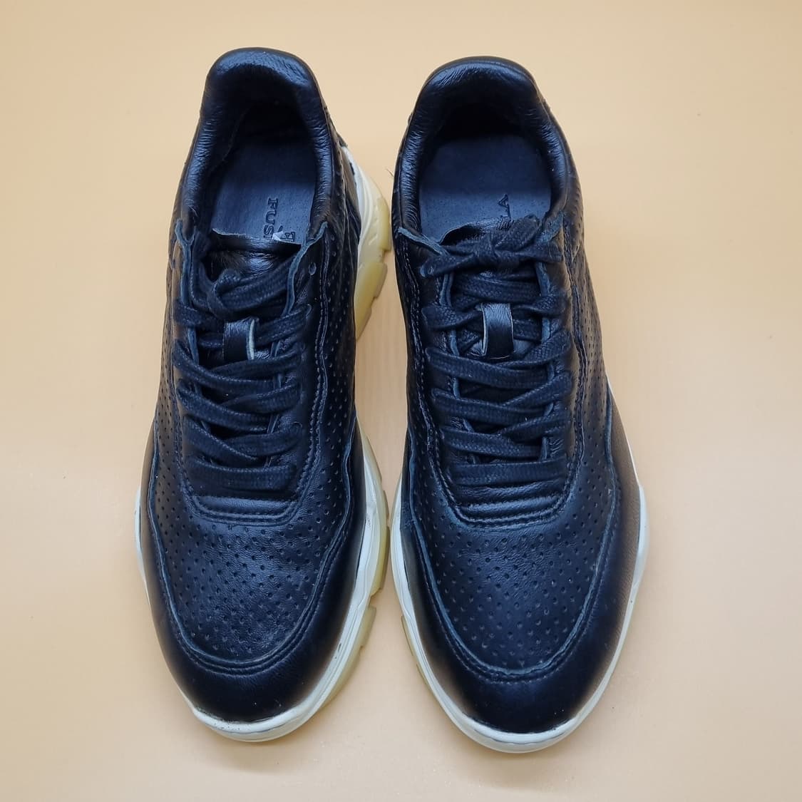 푸셀라 펀칭가죽 스니커즈 실사이즈235 굽6. 상품이미지2