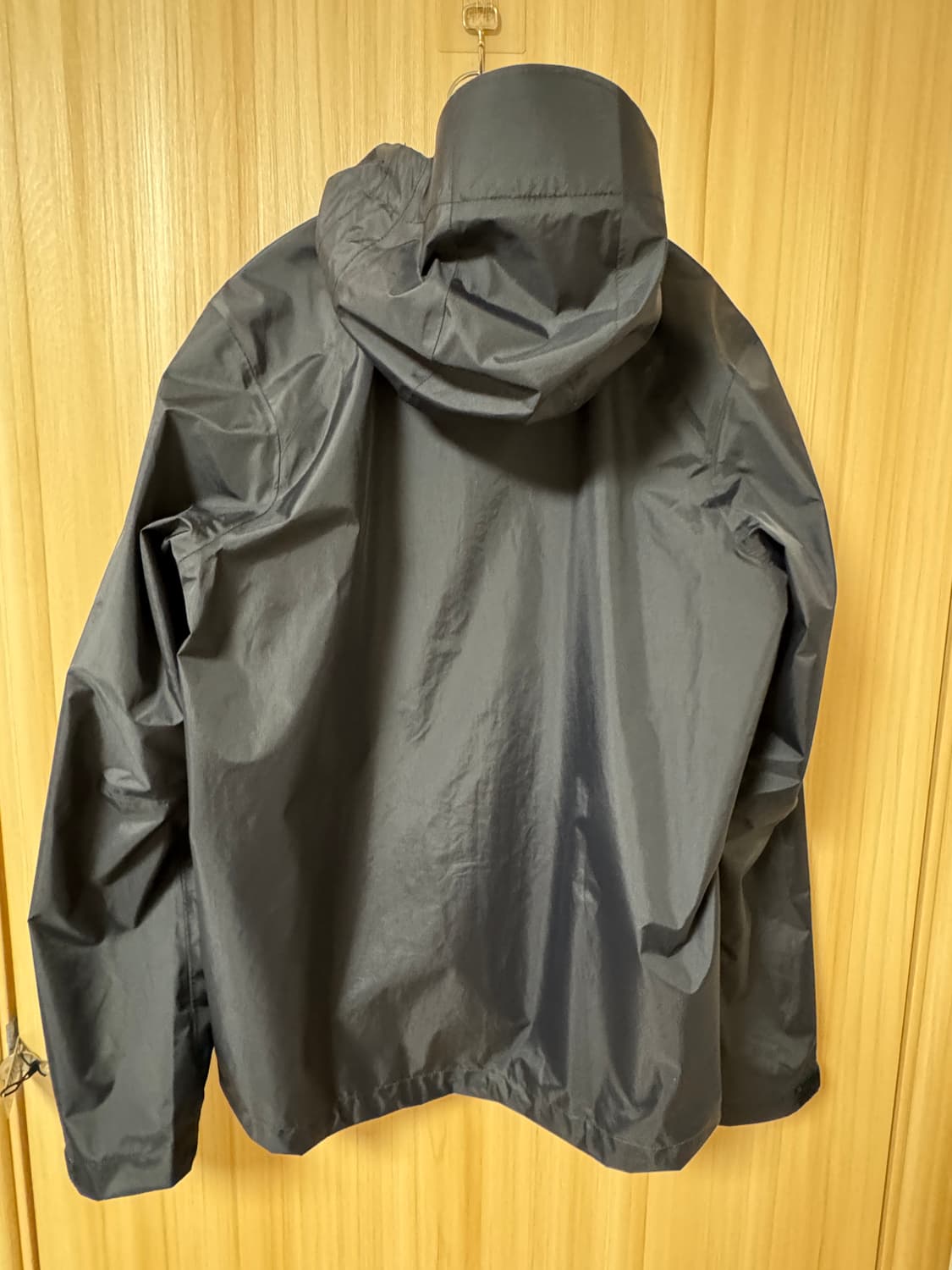 파타고니아 토렌쉘 3L 레인 자켓 블랙 (s) 판매합니다. 상품이미지2