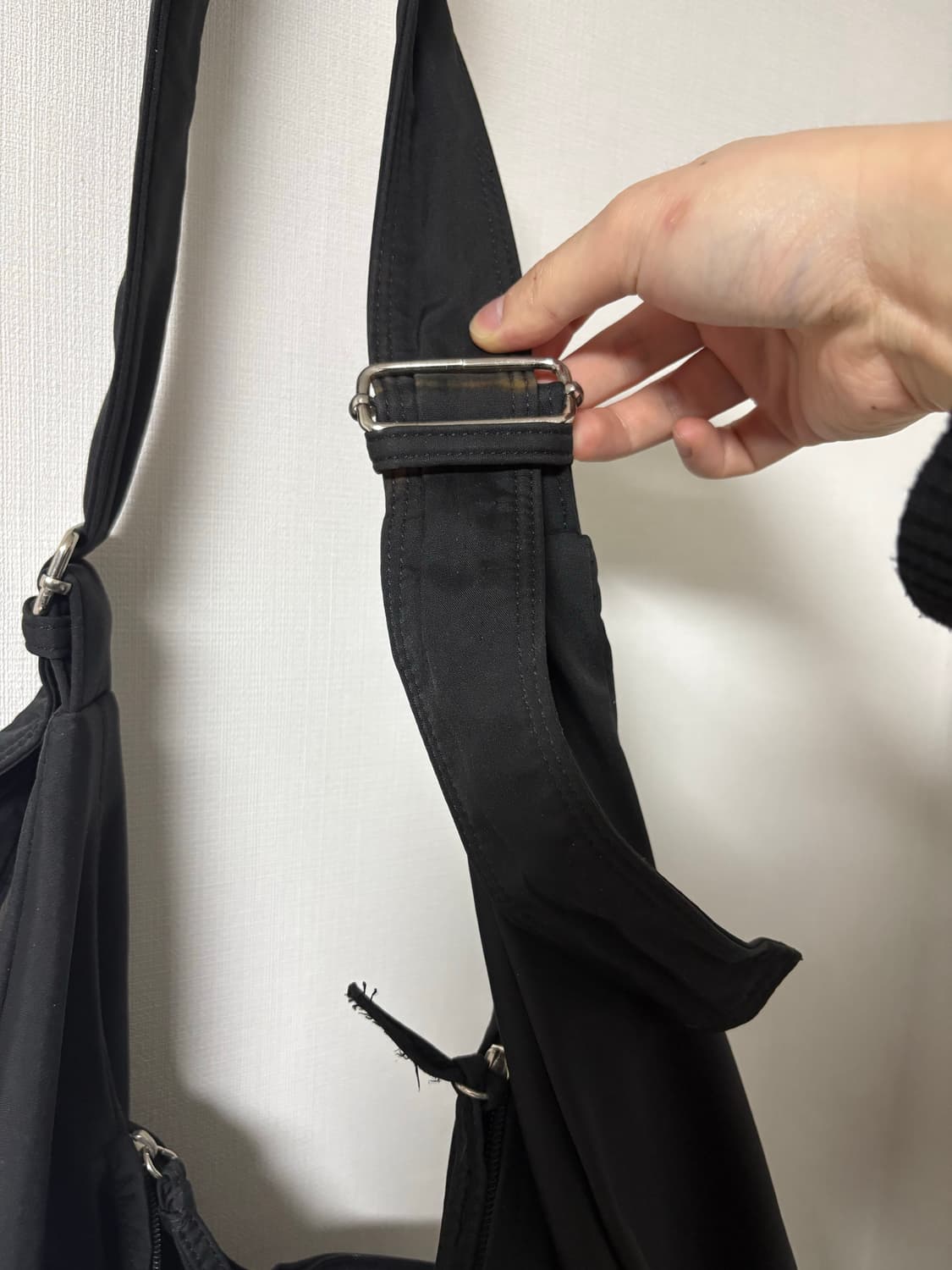 SUADE 크로스백 블랙 상품이미지7