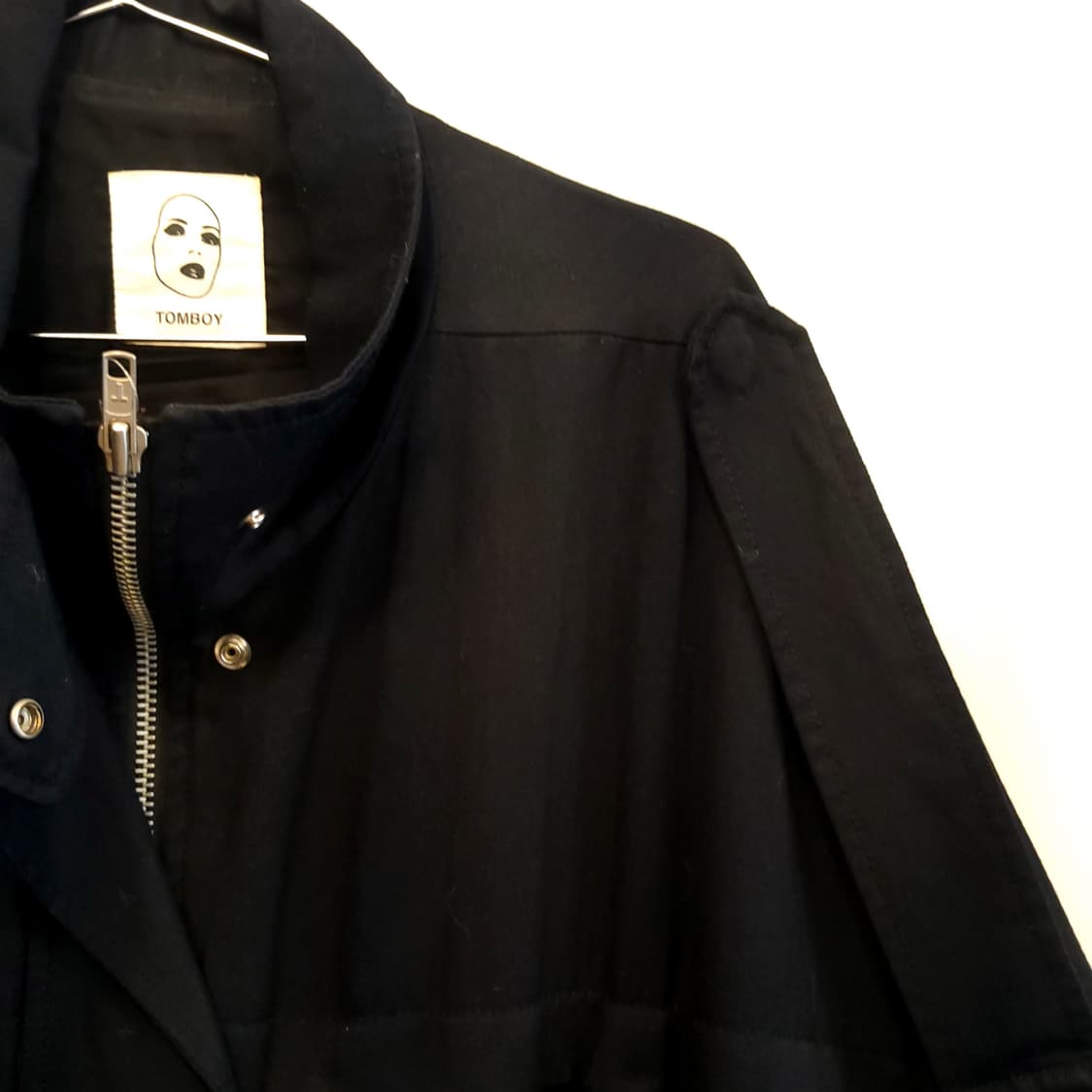 톰보이 블랙 오버핏 유틸리티 자켓 상품이미지1