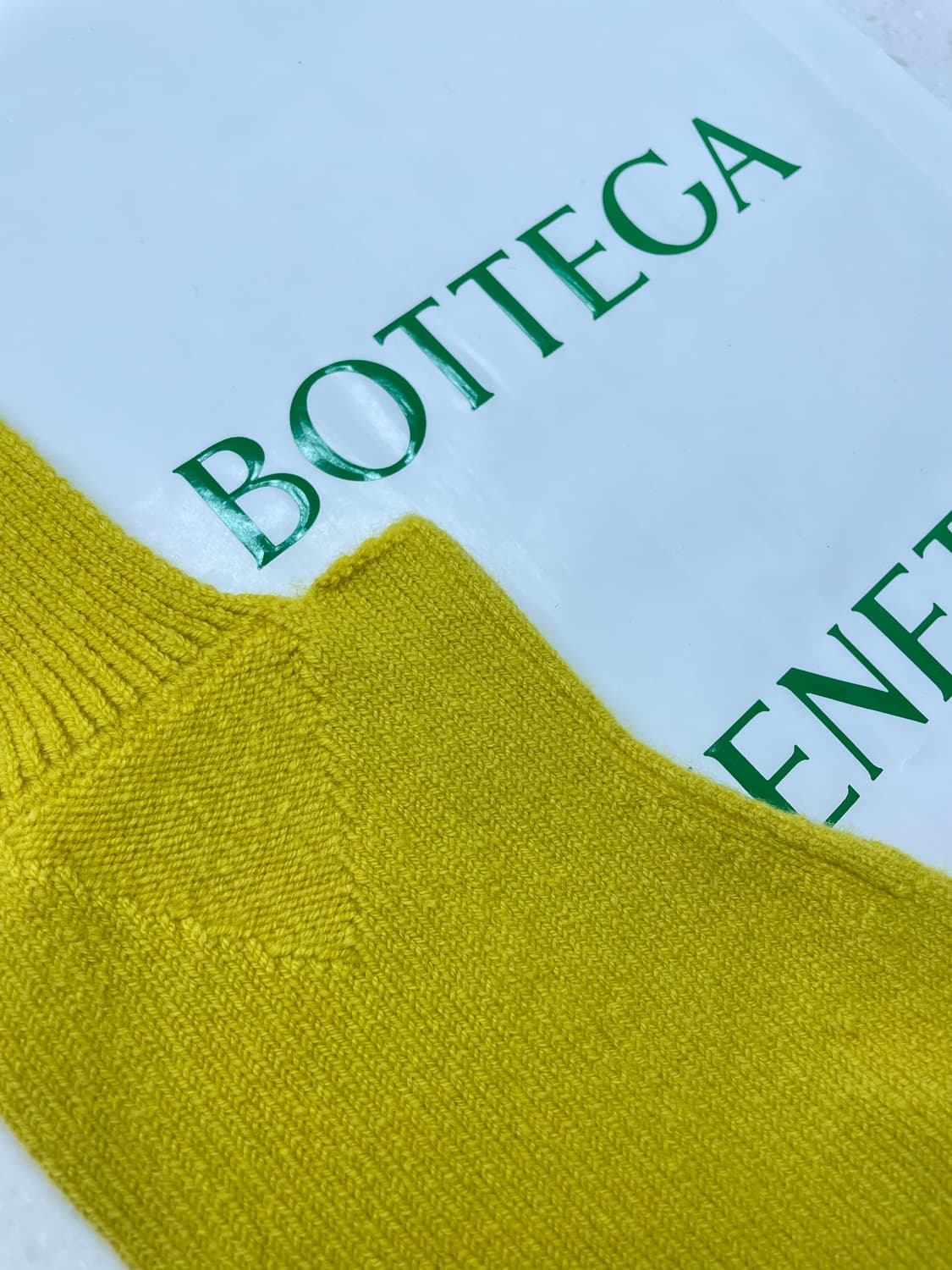 새상품 보테가베네타 울 캐시미어 장갑 넥워머 장갑 머스타드 컬러 상품이미지7