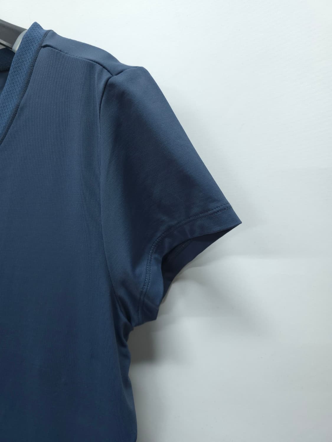 ​데상트 여성 DSW 트레이닝 메쉬 배색 반팔 티셔츠 (55) 상품이미지7