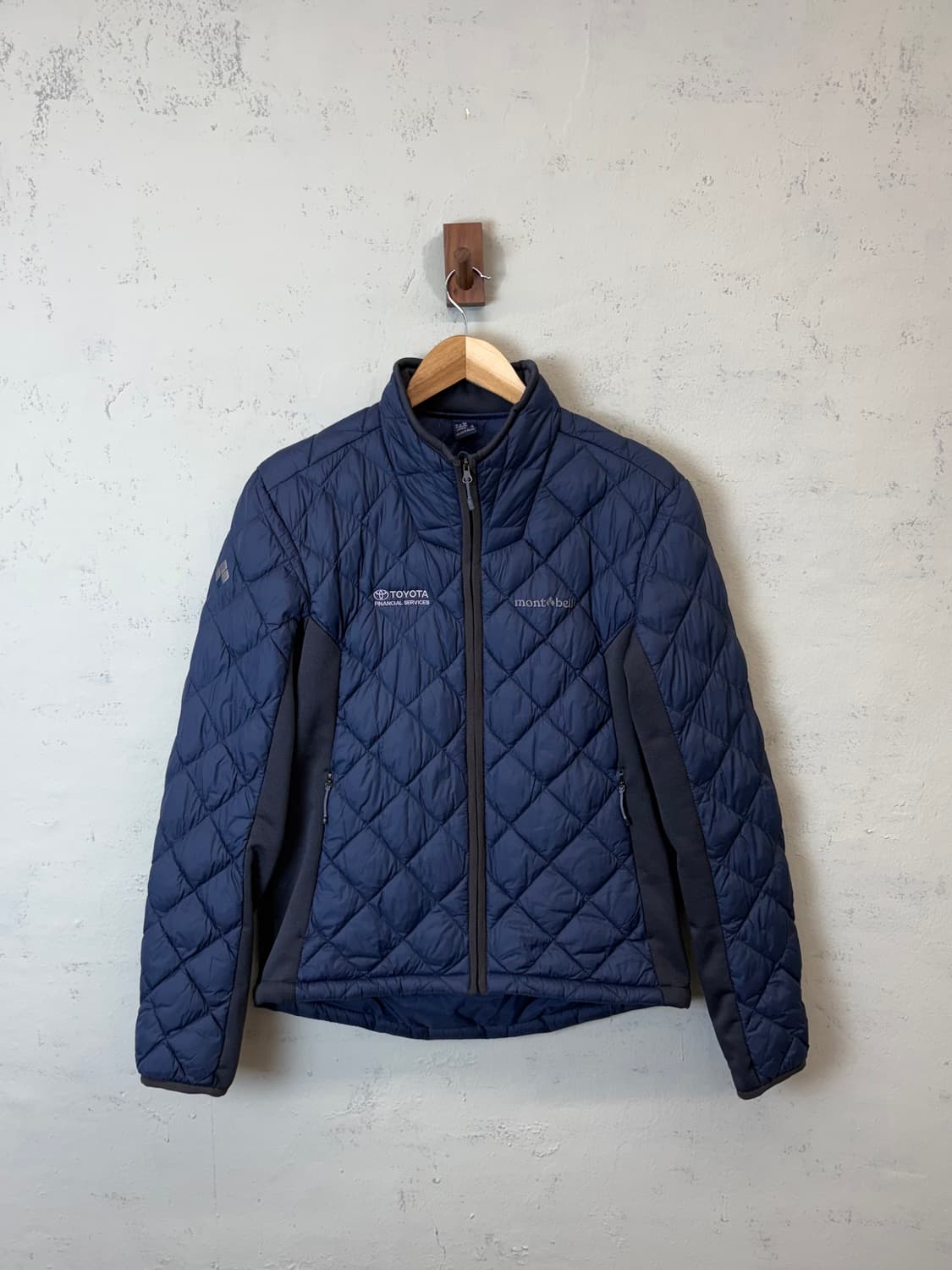 몽벨 다이아몬트 퀼팅 도요타 경량패딩 상품이미지1