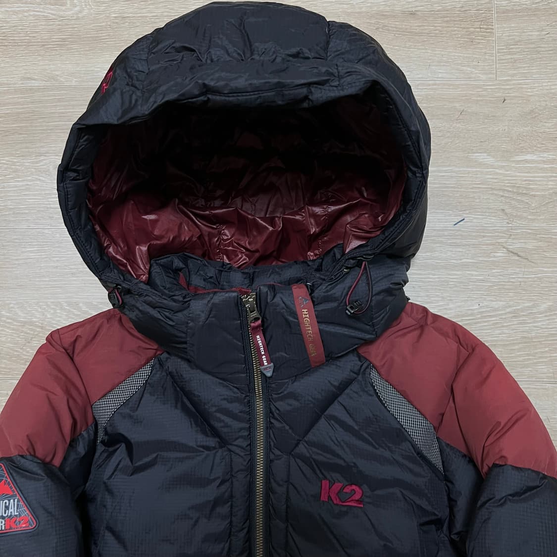 K2 여성 테크니컬 구스다운 아웃도어 후드 패딩 [블랙/버건디] S/90 상품이미지2