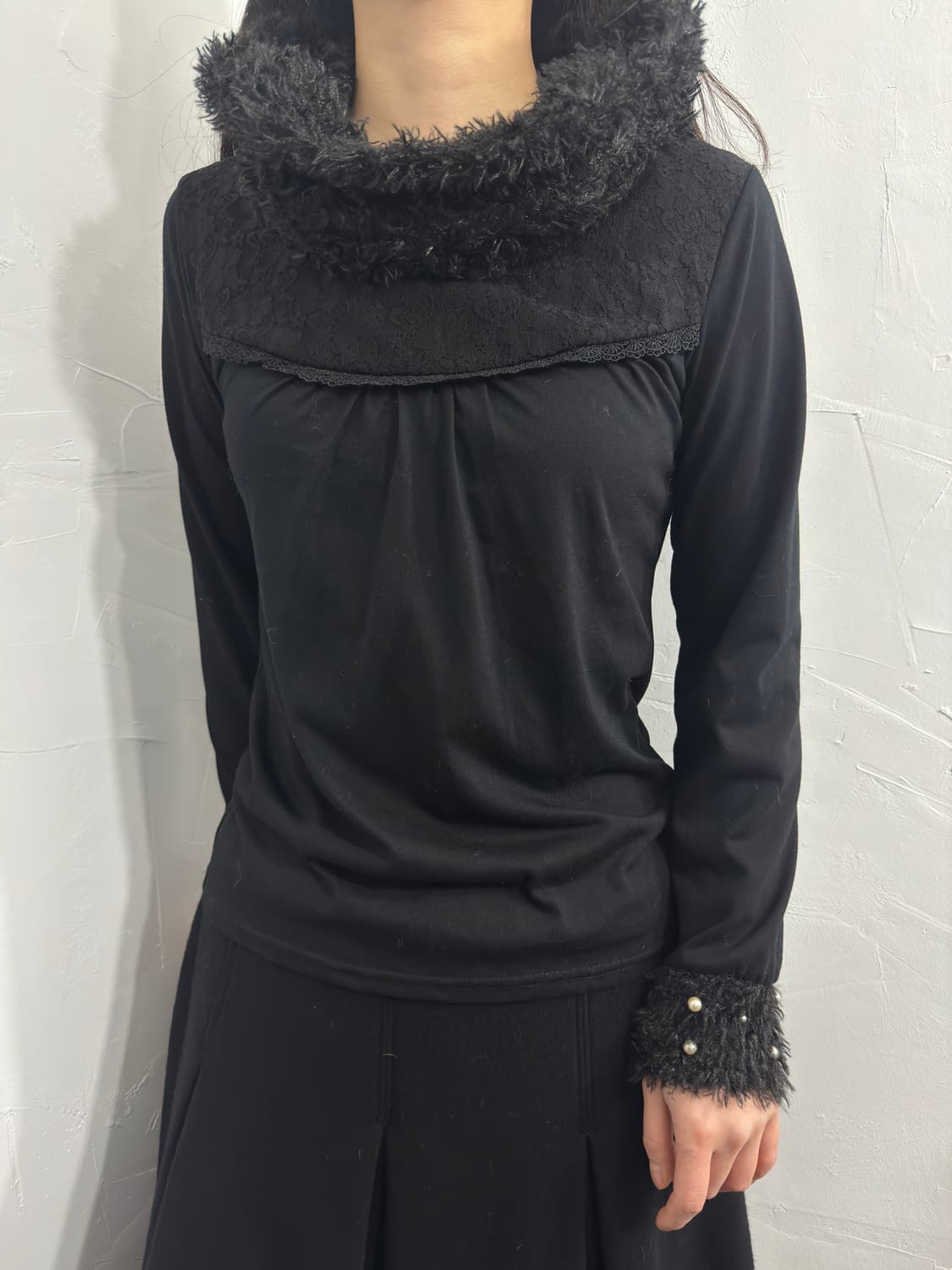 axes femme fur detail top 상품이미지2