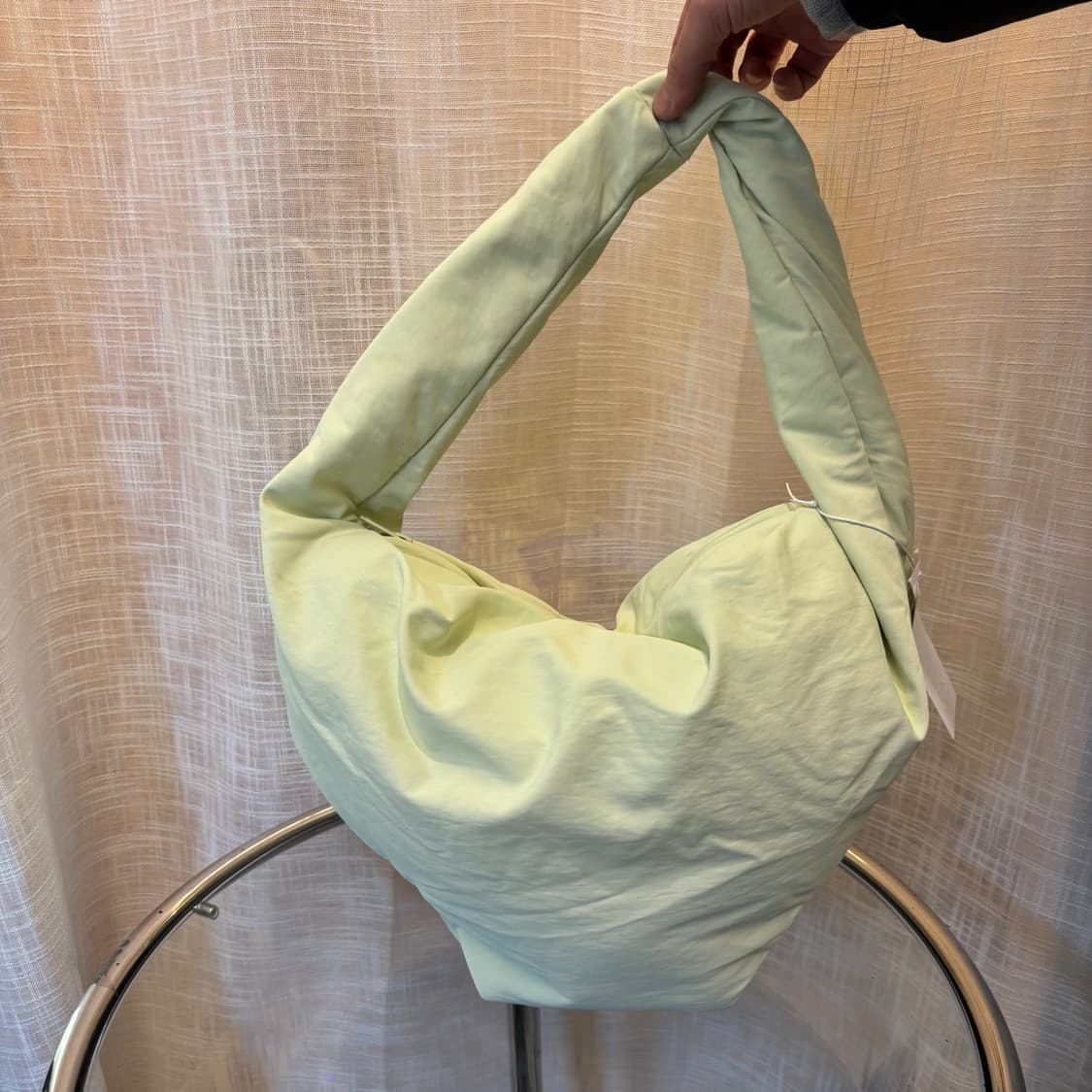 정품 COS 코스 나일론 하트 토트백     상품이미지3