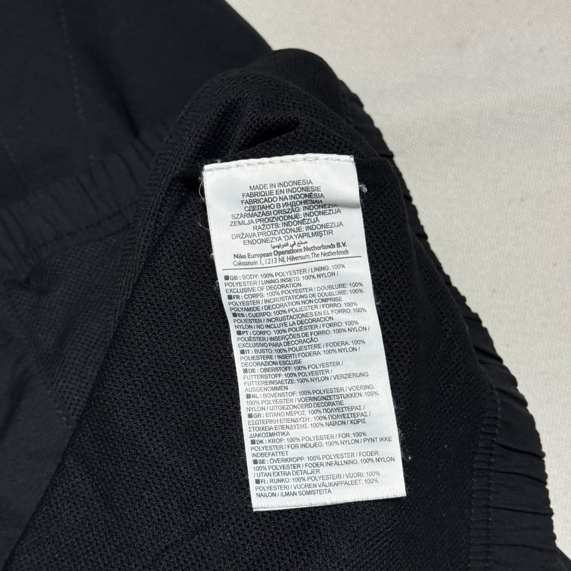 M 나이키 솔로 스우시 블랙 자켓 상품이미지5