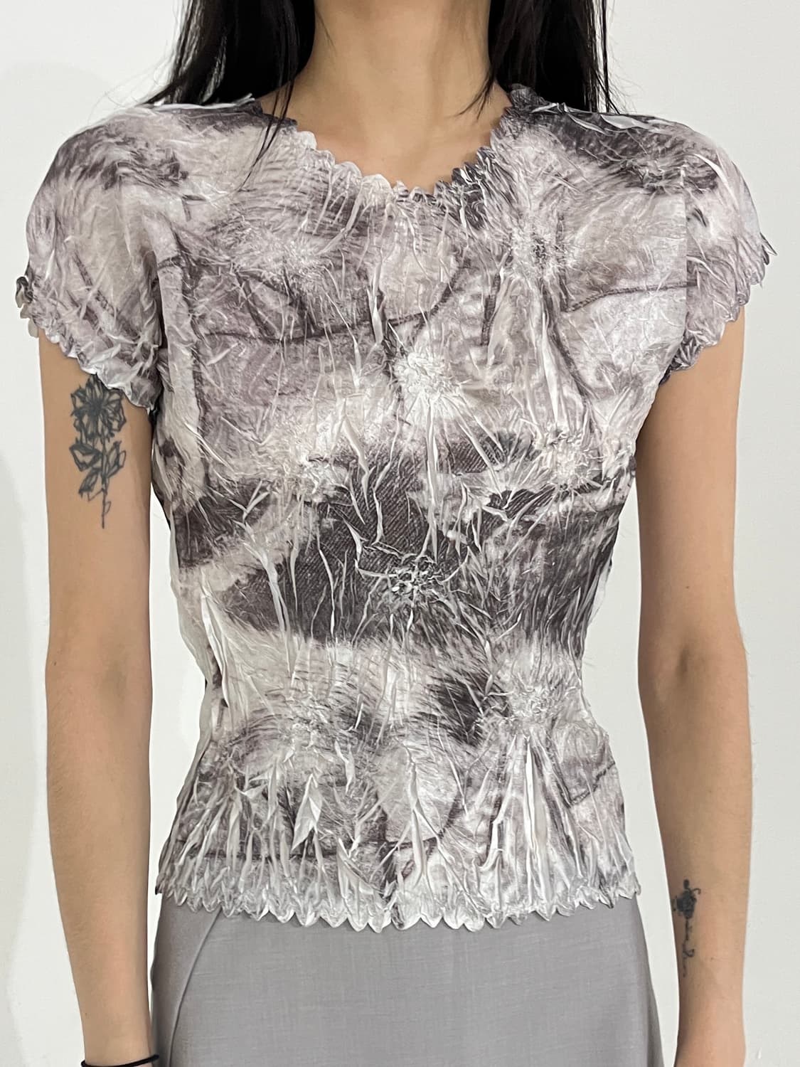 Crack pleats top 상품이미지1