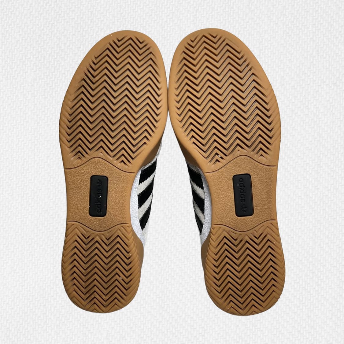 260 전체적으로 양호하며 힐탭안쪽 잔염들정도 체크 상품이미지8