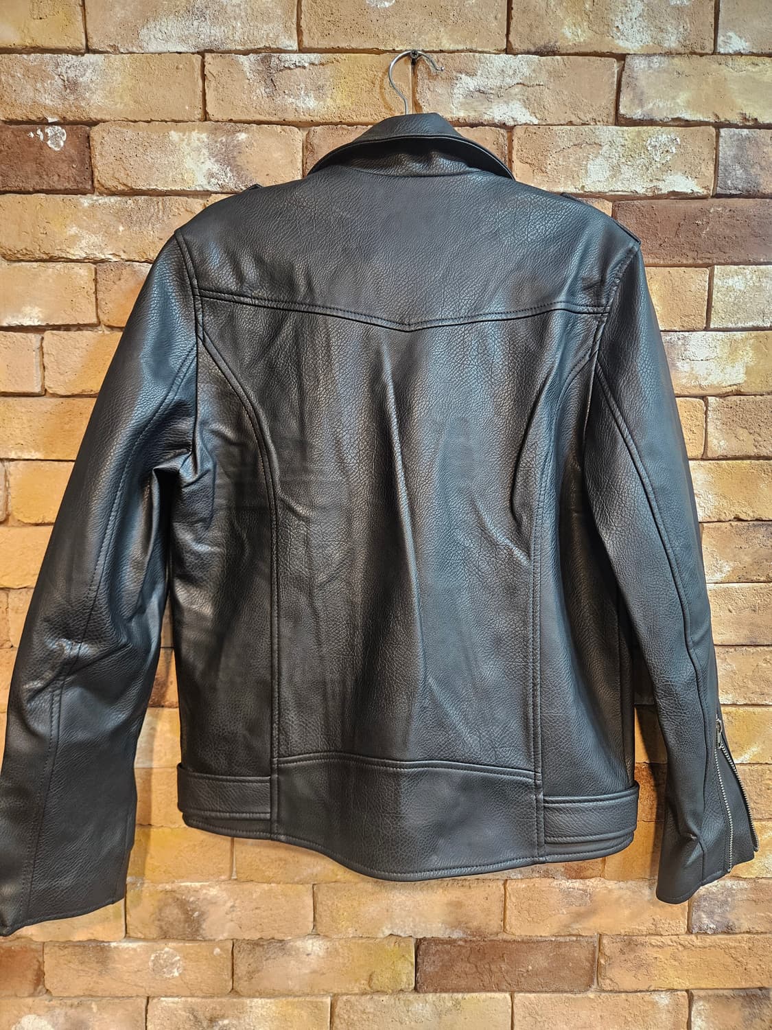 드레스볼륨 블랙 레더 라이더 자켓 상품이미지2