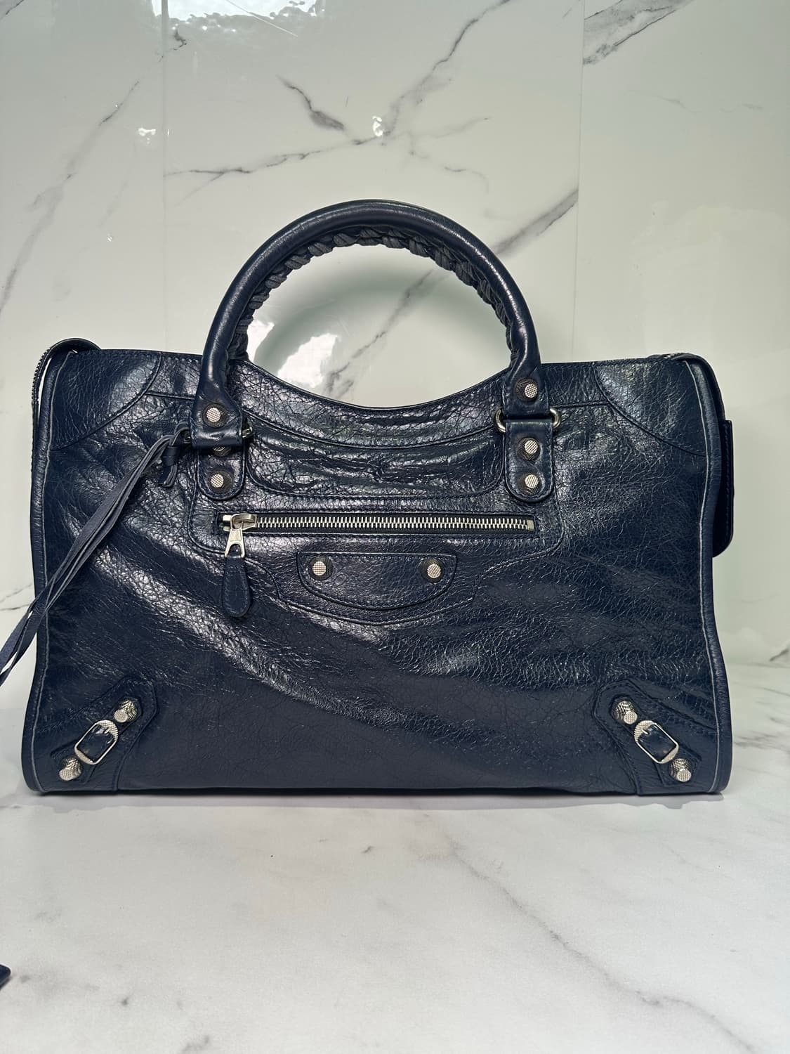 [A+ 정품] 발렌시아가 시티 모터백 미디움 다크네이비 상품이미지4