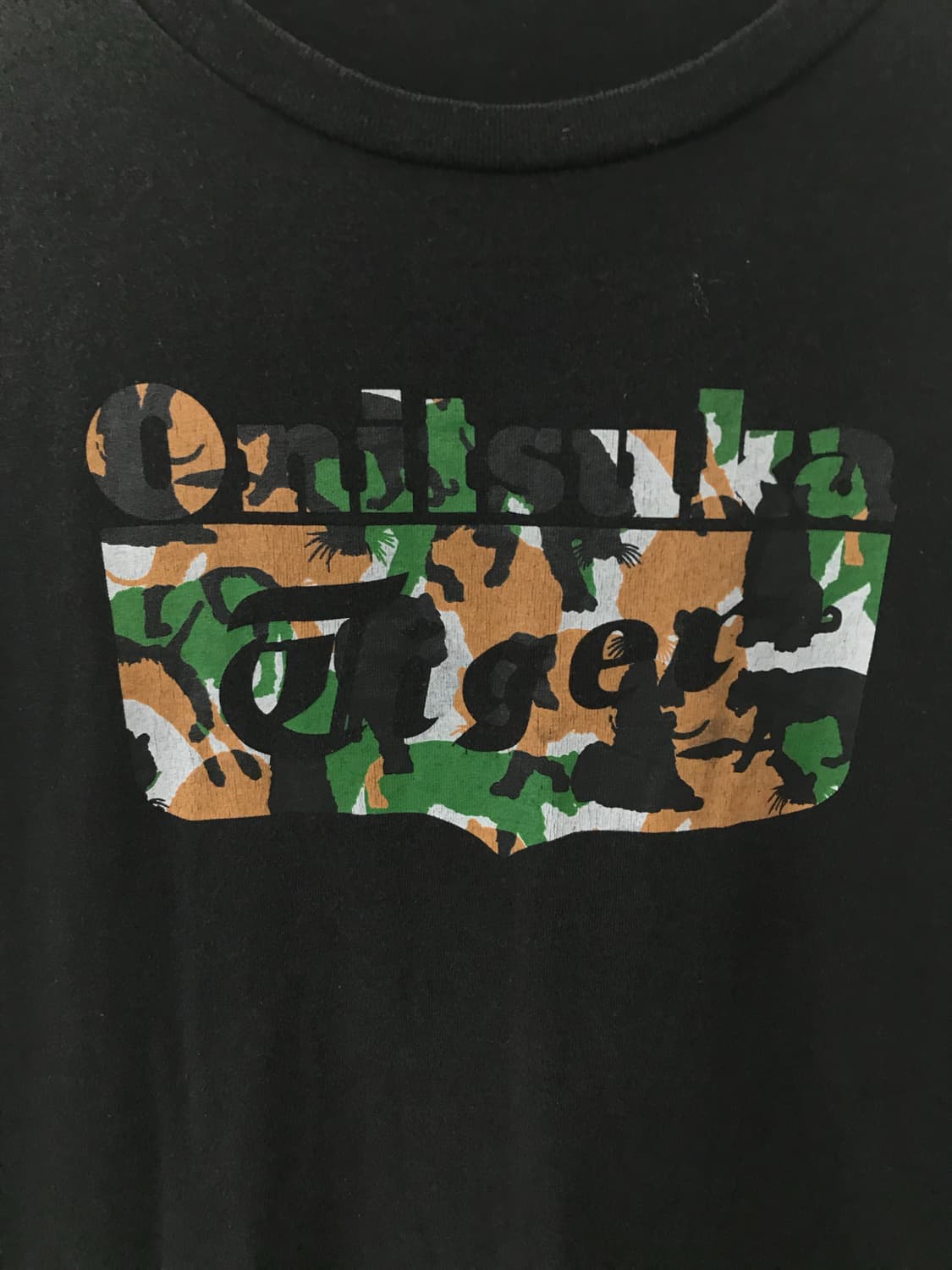 오니츠카타이거 카모 블랙 반팔 티셔츠 상품이미지3