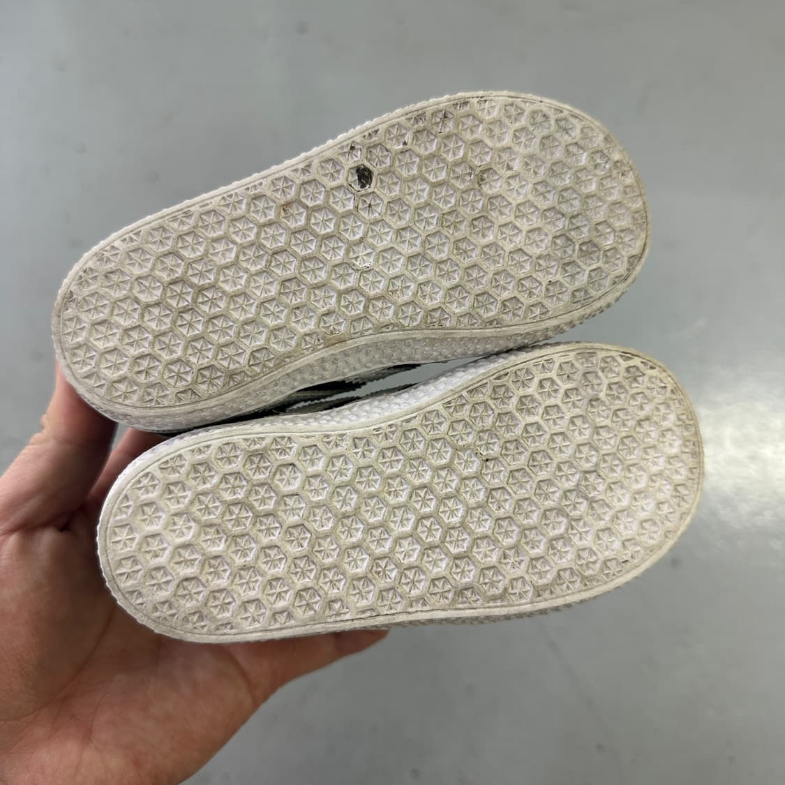 130 아디다스 가젤 블랙 키즈 운동화 0406D 상품이미지4