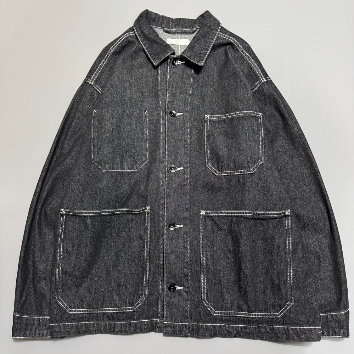 센스오브플레이스 블랙컬러 워시드 4포켓 데님 커버올 자켓 상품이미지6