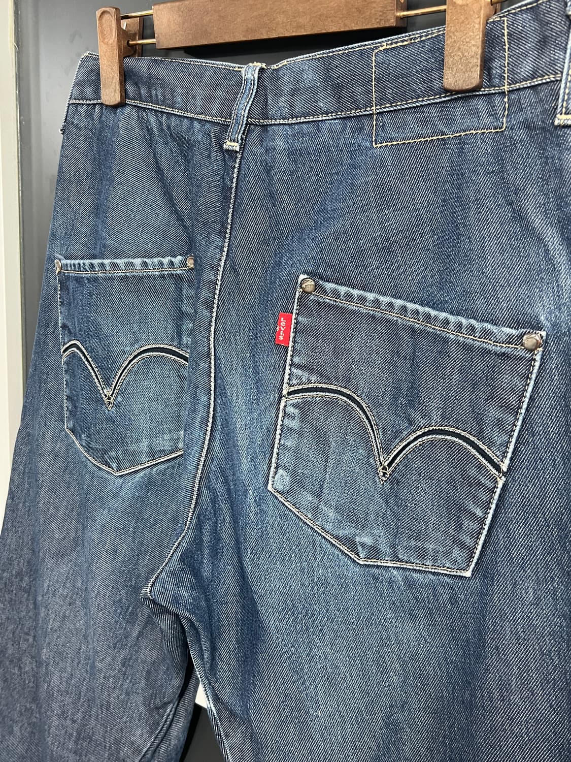 Levis 리바이스 엔지니어드 나팔핏 부츠컷 데님 팬츠 상품이미지3