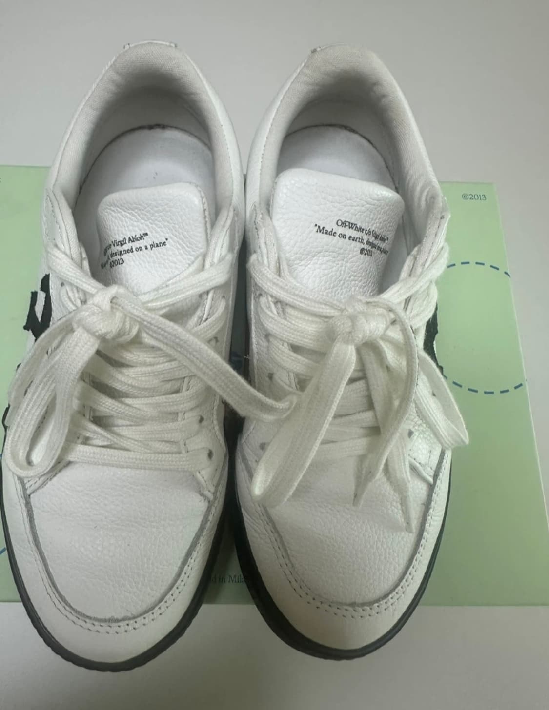 Off-White 로루 벌카나이즈 35 상품이미지2