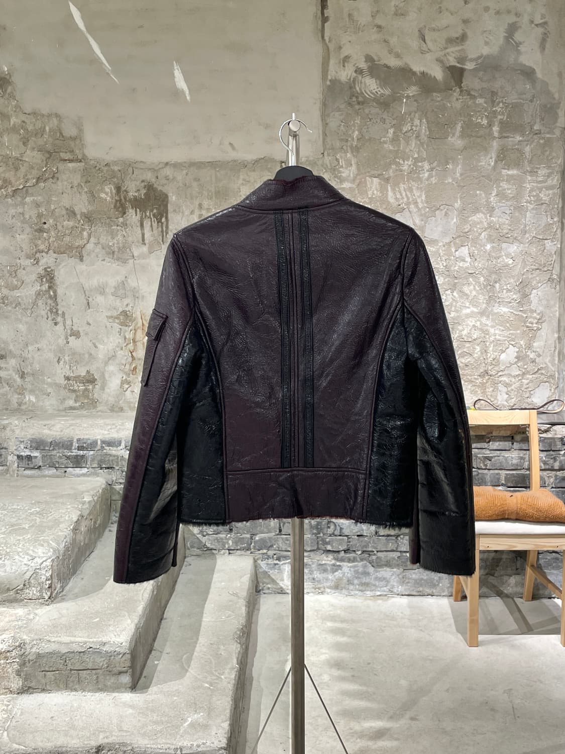 mcm 와인 글로시 쉽 레더 자켓 상품이미지6