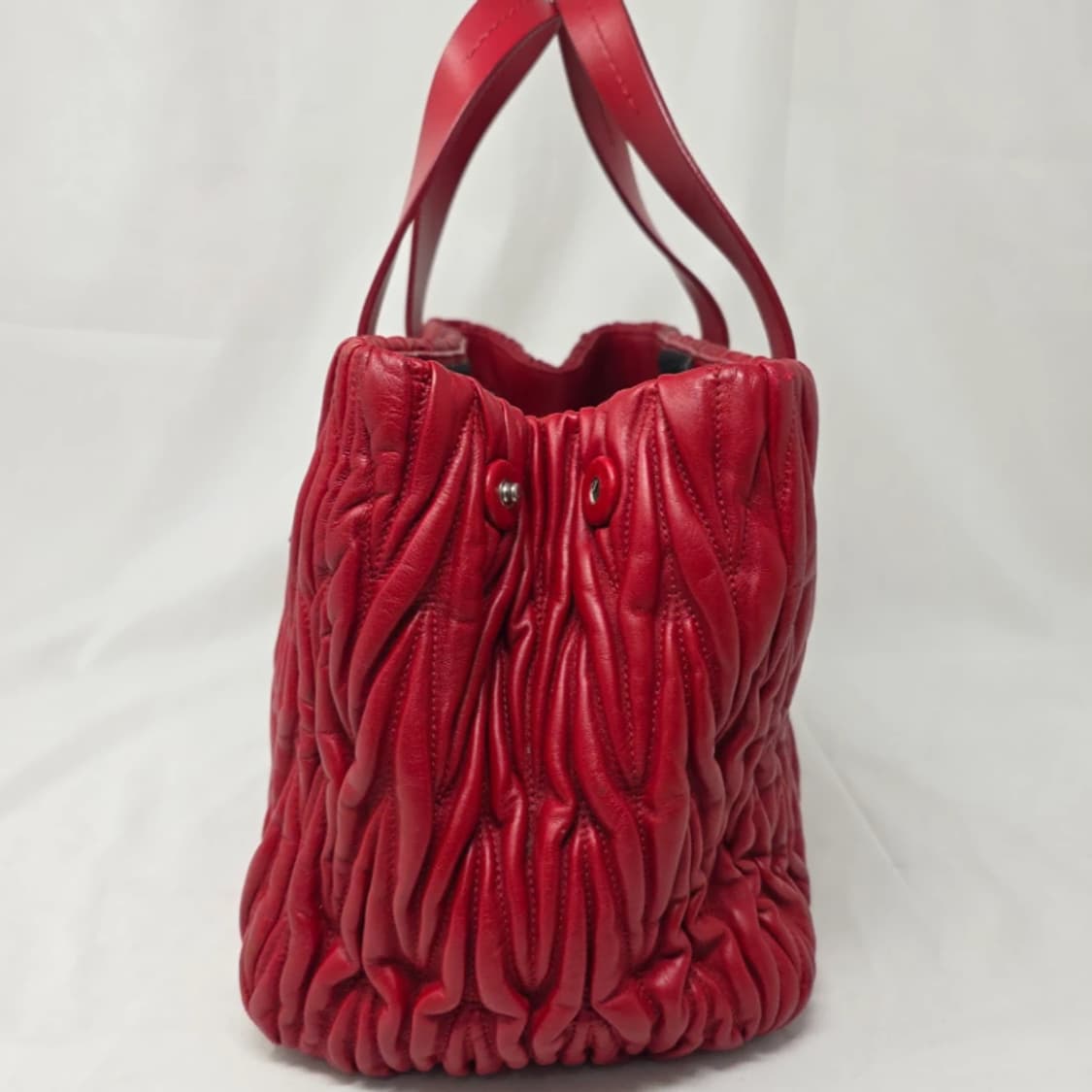 정품 미우미우 마테라쎄 토트백 상품이미지4