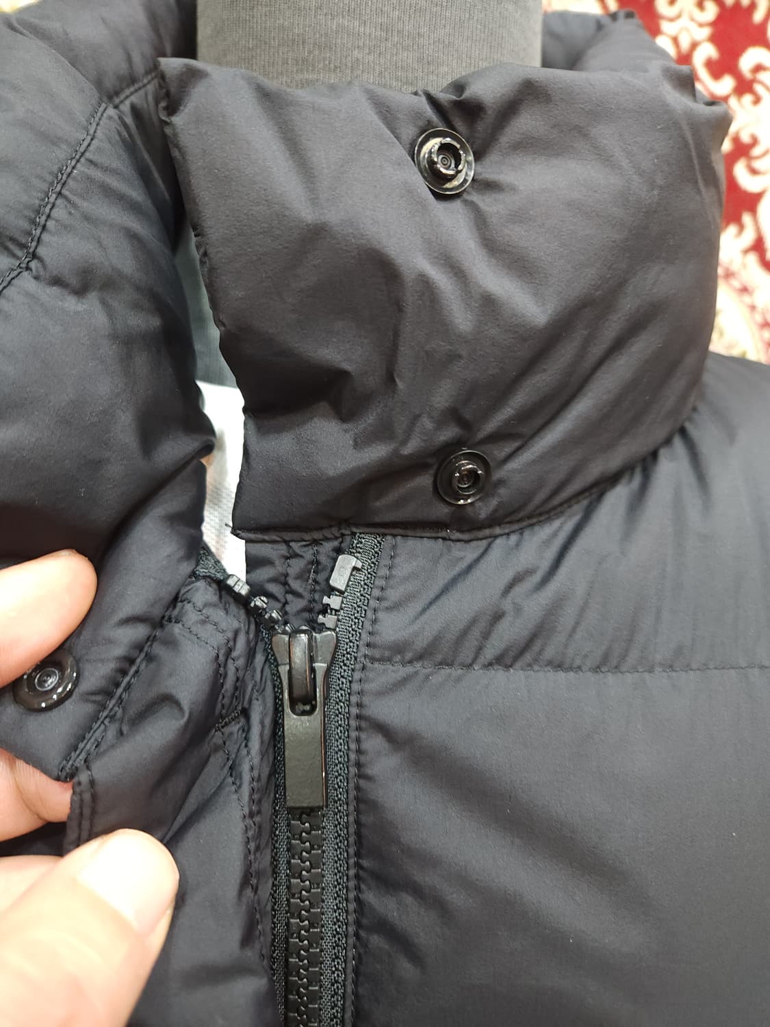 유니클로 울트라 라이트 볼륨 경량 패딩점퍼

 상품이미지2