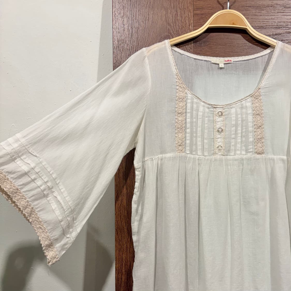 모리걸 베이지 레이스 루즈핏 핀턱 아이보리 블라우스 상품이미지4
